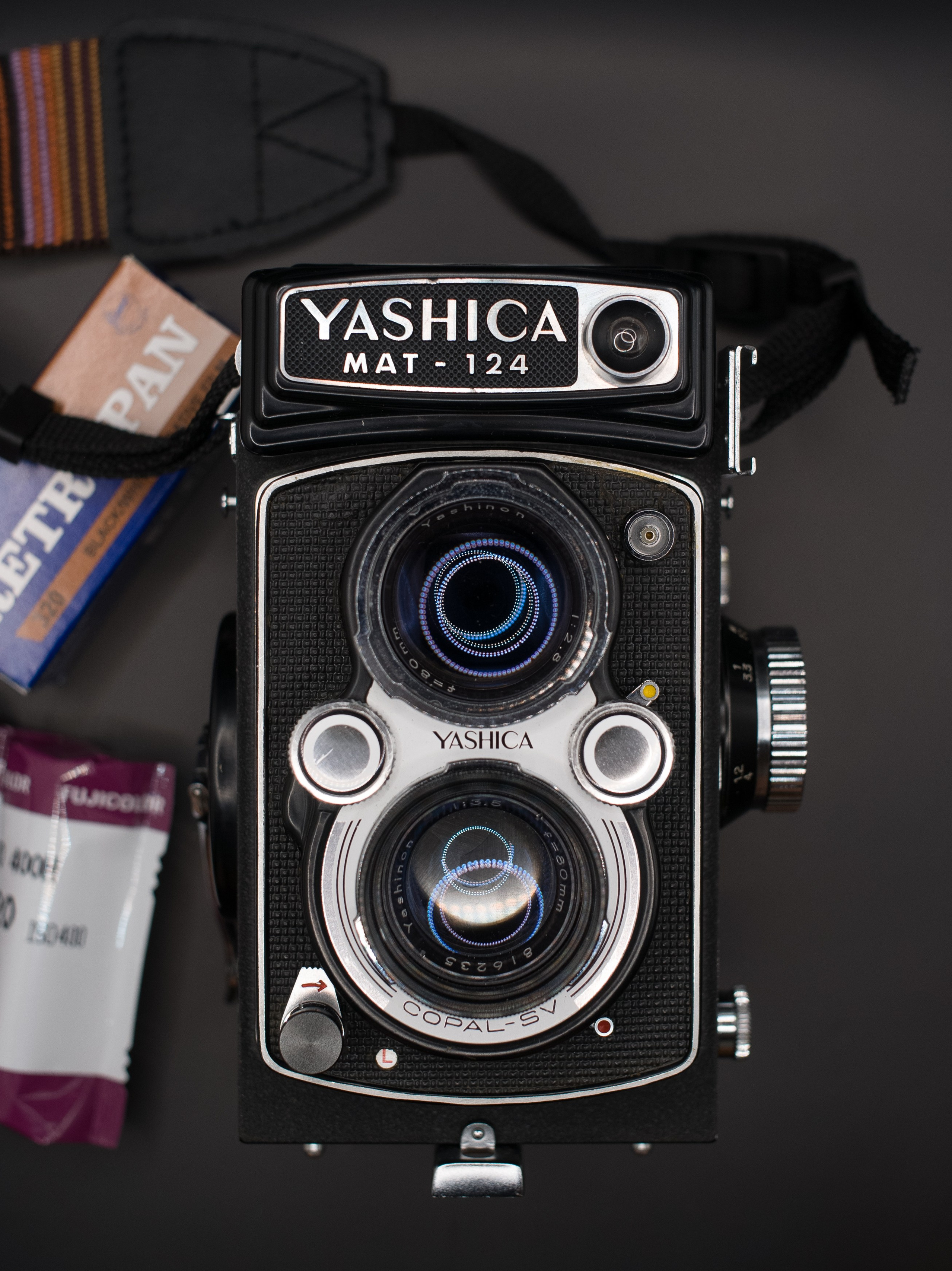 Обзор фотоаппарата Yashica MAT 124G