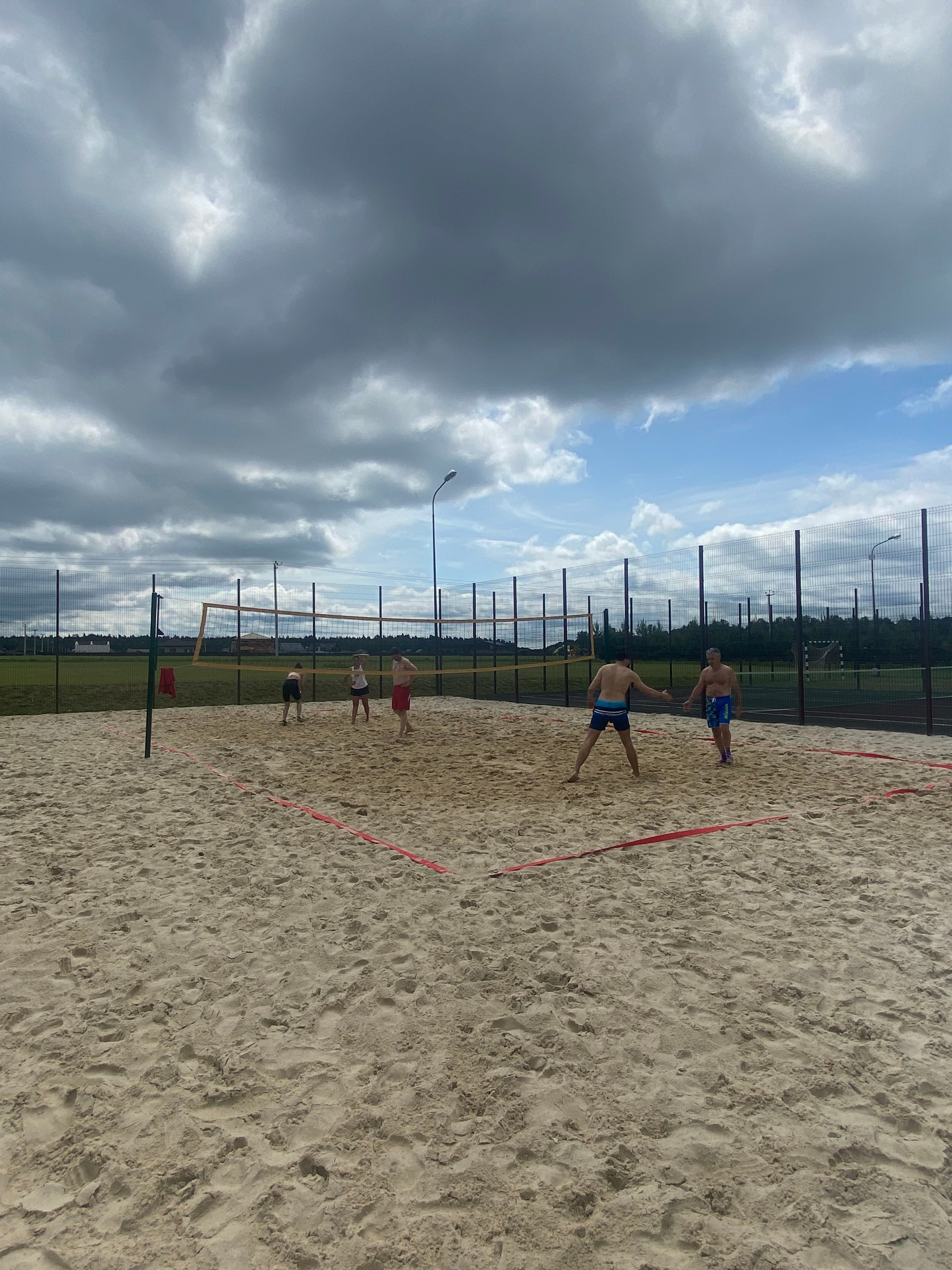 Пляжный волейбол. Гостевой дом Каприот в средиземноморском стиле