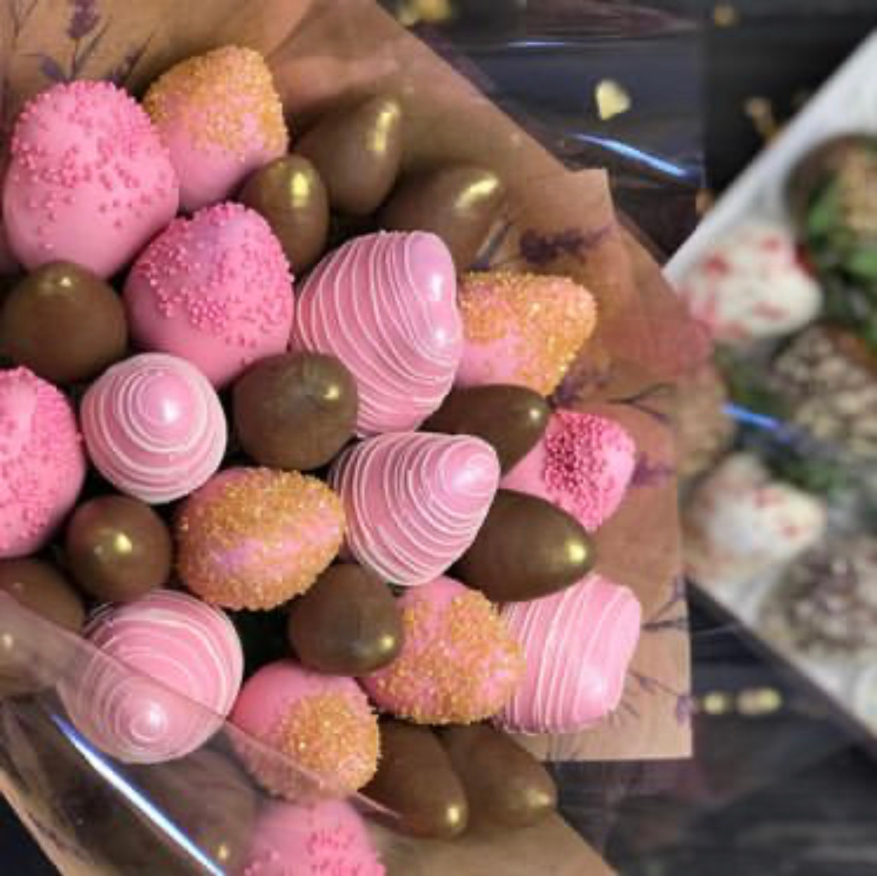 Сургут букет из конфет клубника в шоколаде