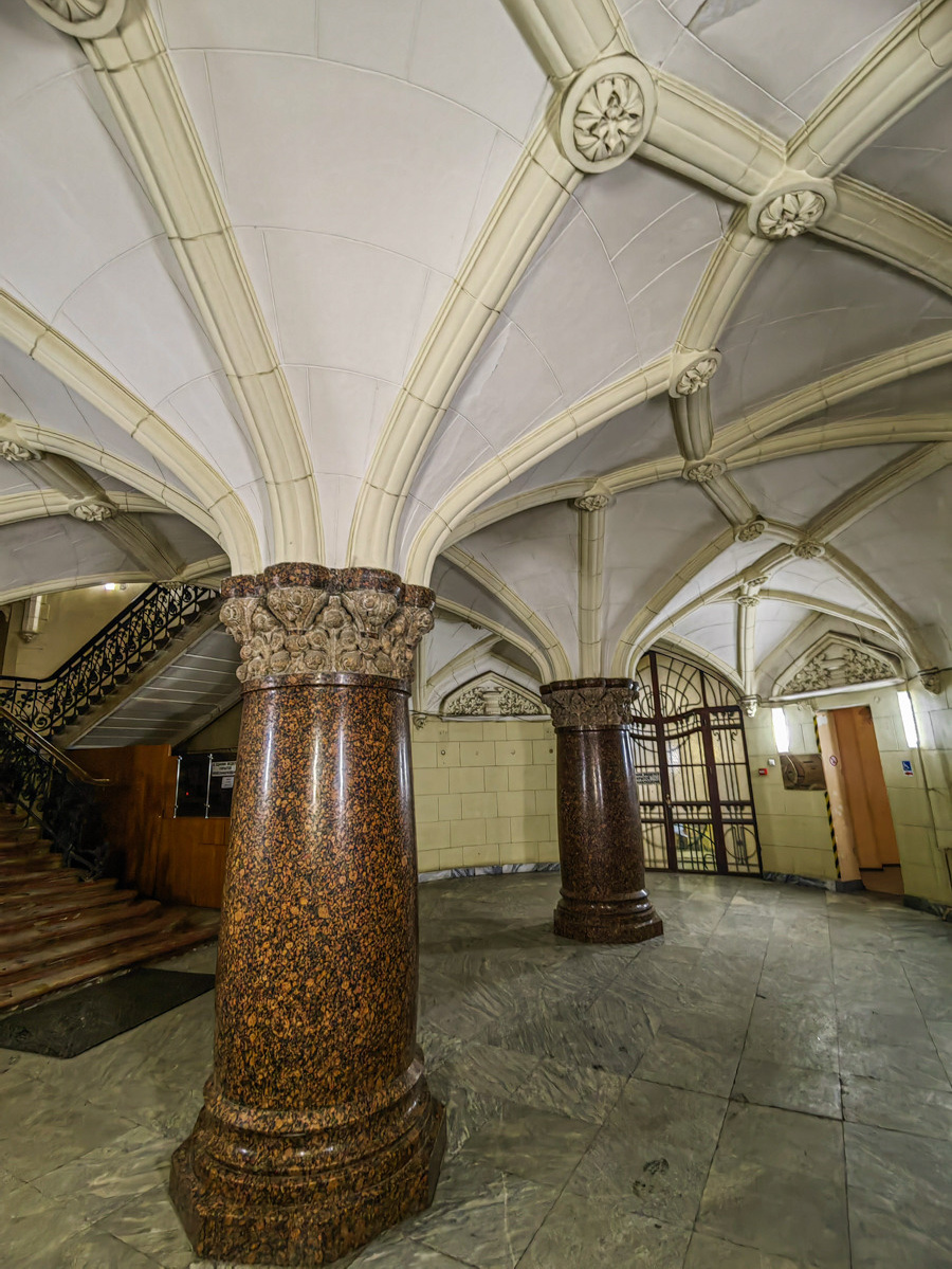 Дом городских учреждений. Фотограф и искусствовед в Туле и Санкт-Петербурге Нелли Некрасова