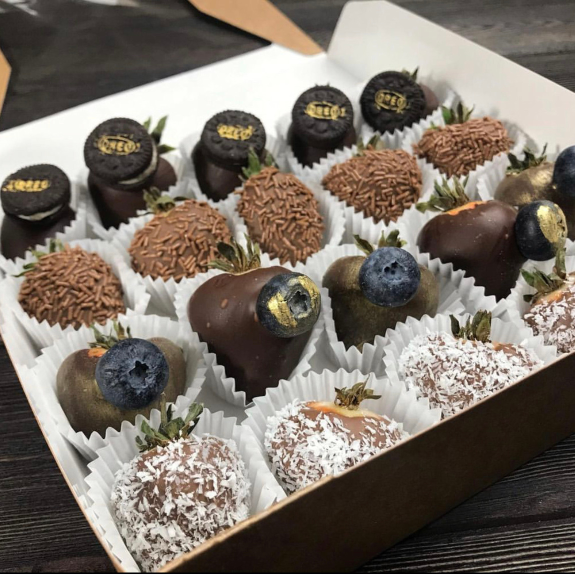 Наборы из клубники в шоколаде Сургут. Клубника в шоколаде в Сургуте