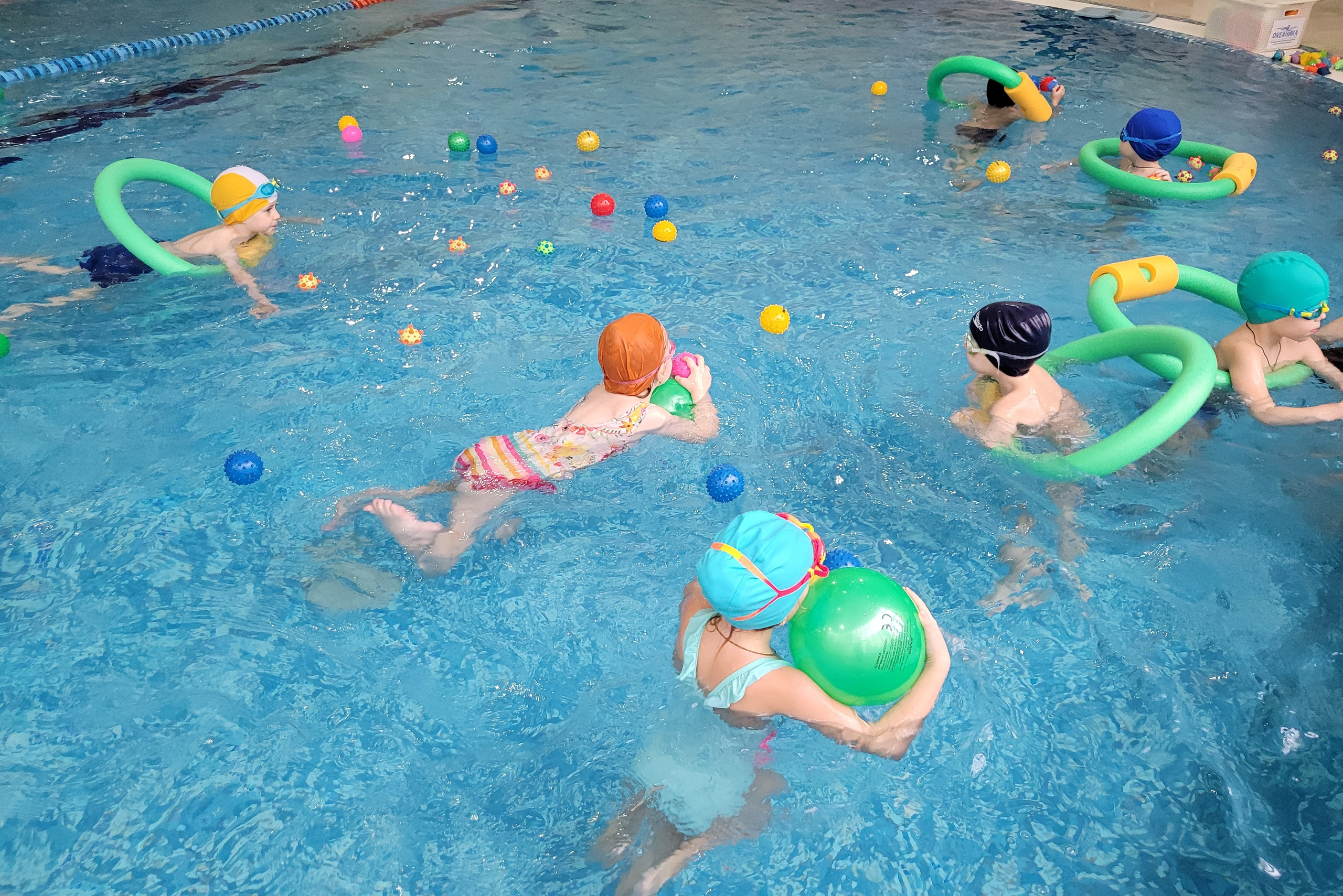 занятия по плаванию для детей в Красногорске