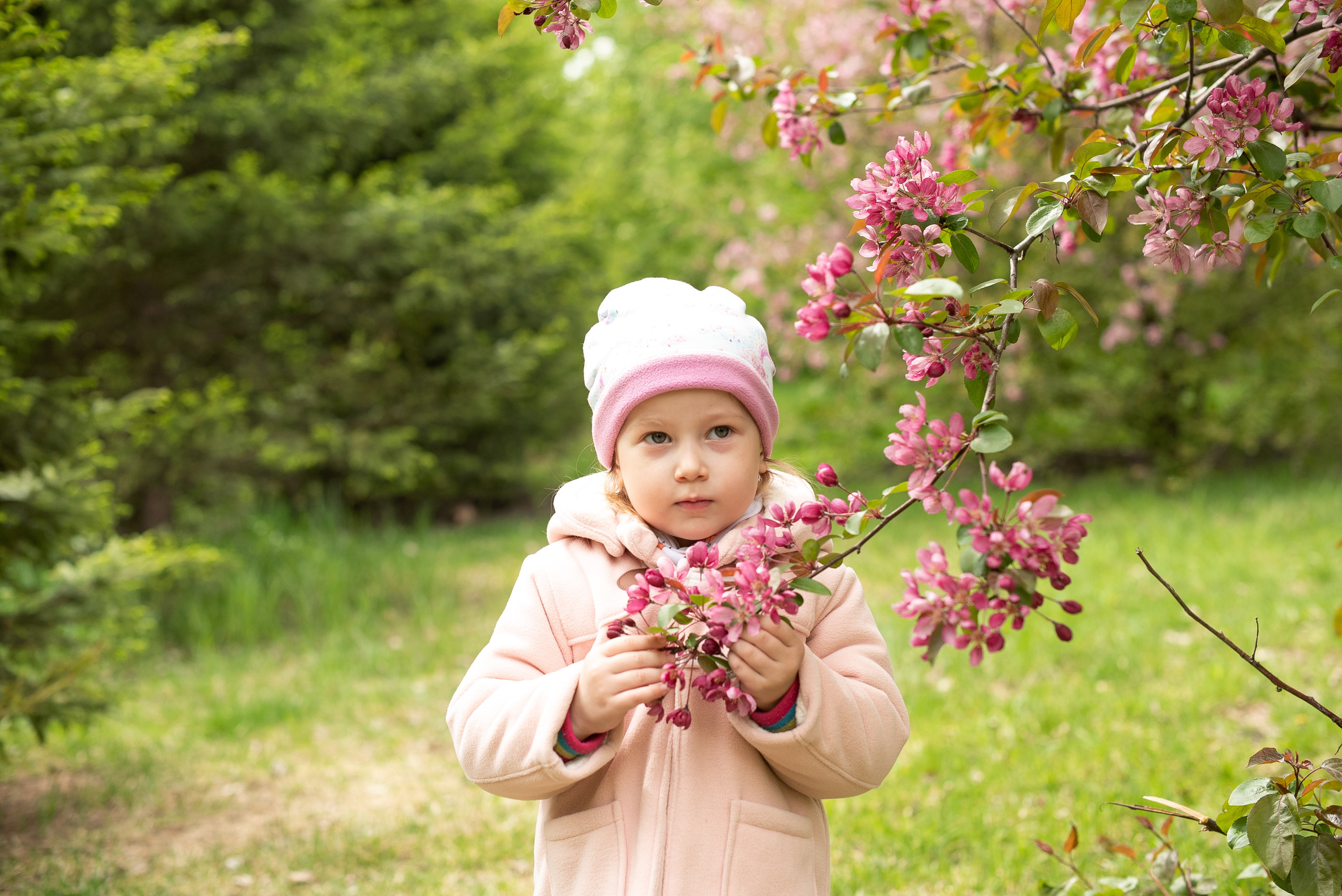 Фотосессии в цветении. Детский и семейный фотограф в Красноярске. Фотосессии новорожденных малышей до 1 месяца