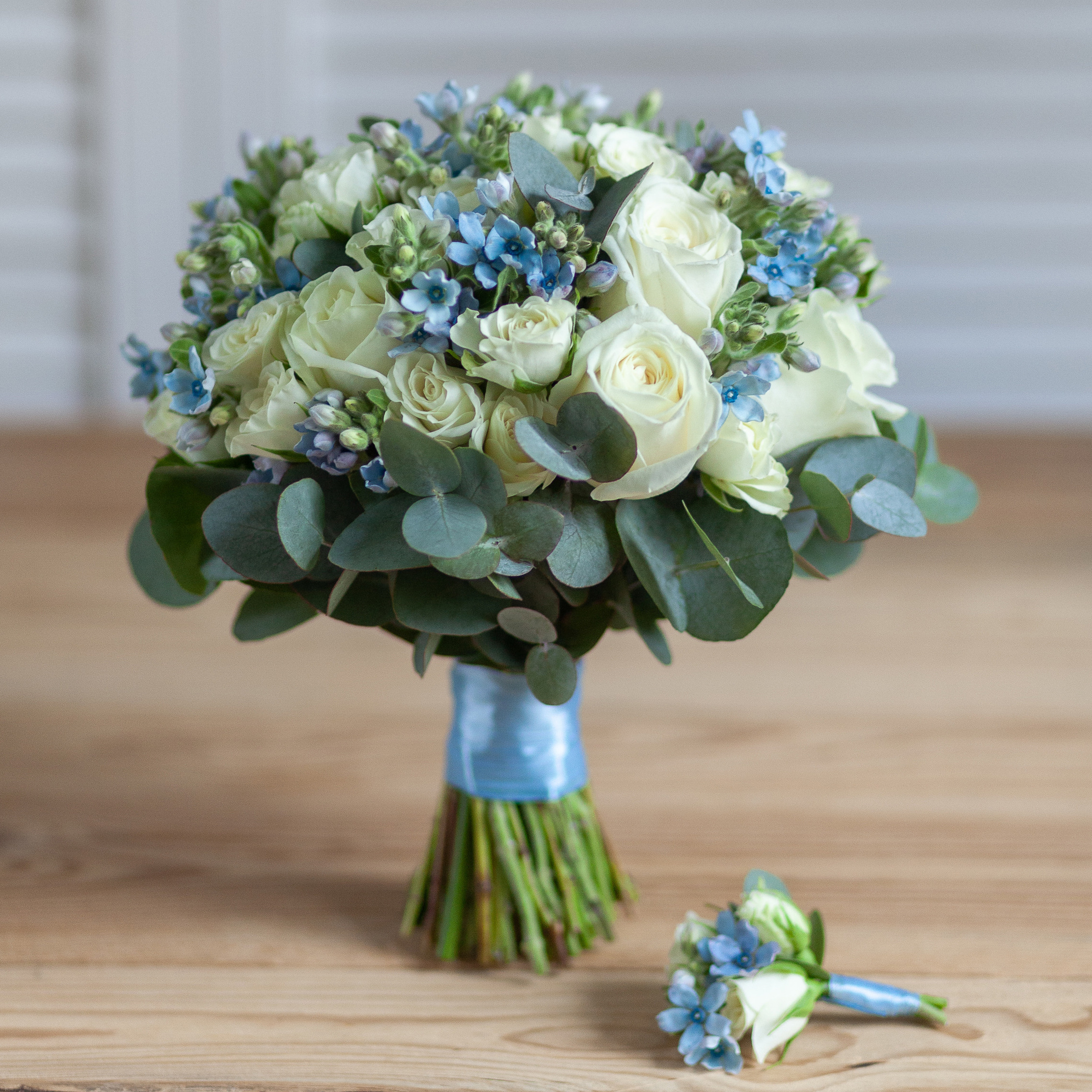 Свадебный букет с гвоздиками, флорист Маргарита Гладкова