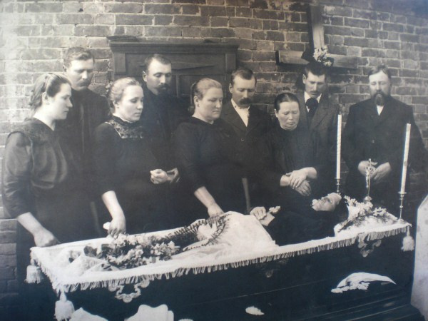 Фотограф на похороны Москва | Видеосъёмка похорон деликатно и конфиденциально. Фотограф и видеограф в Москве и Абу Даби Мария Кулагина