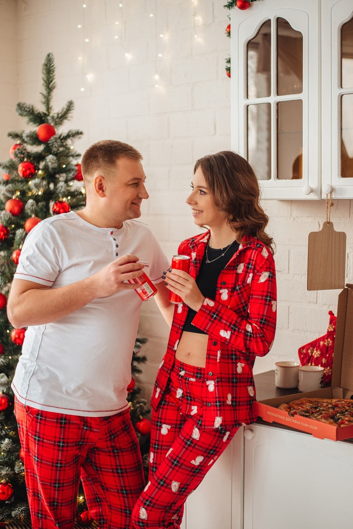 Семейная фотосессия в новый 2023 год. Балаково Фотостудия STUDIO 2.0