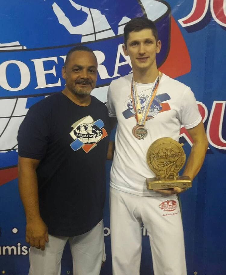 Алексей Литвинов (graduado Babuino), многократный призер российских и европейских соревнований школа АБАДА-капоэйра Самара