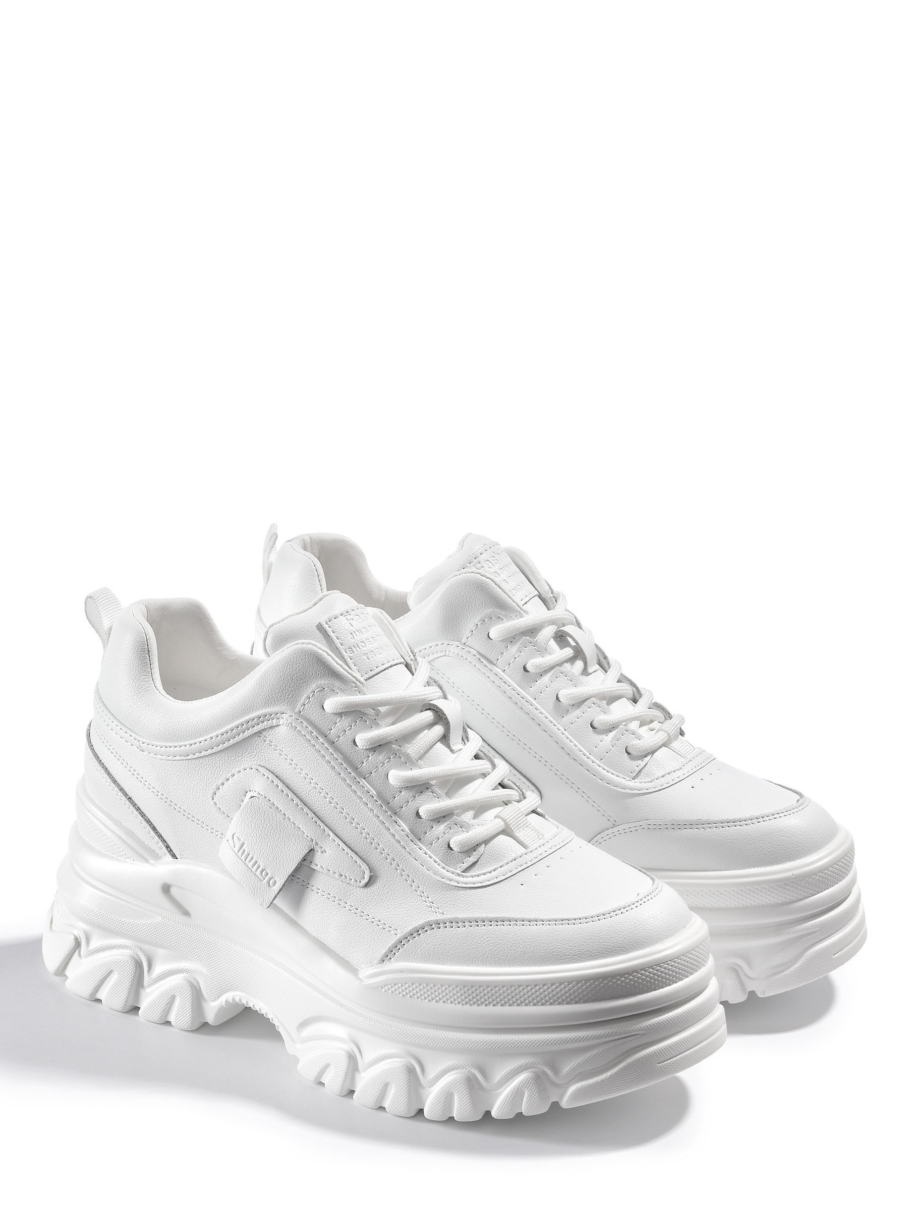 Белые кроссовки вид сбоку