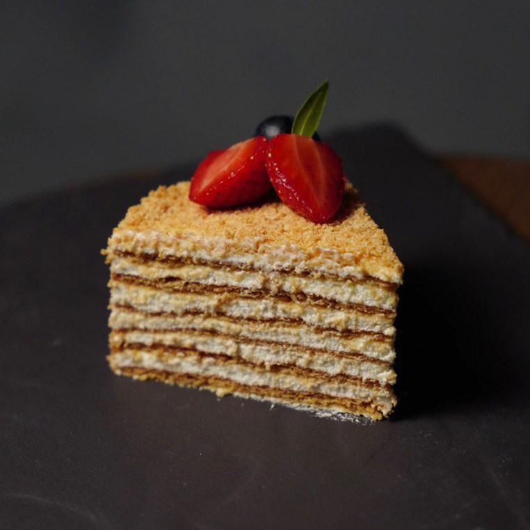 Наполеон и медовик в Краснодаре с доставкой. Кондитер Наталья Ташматова