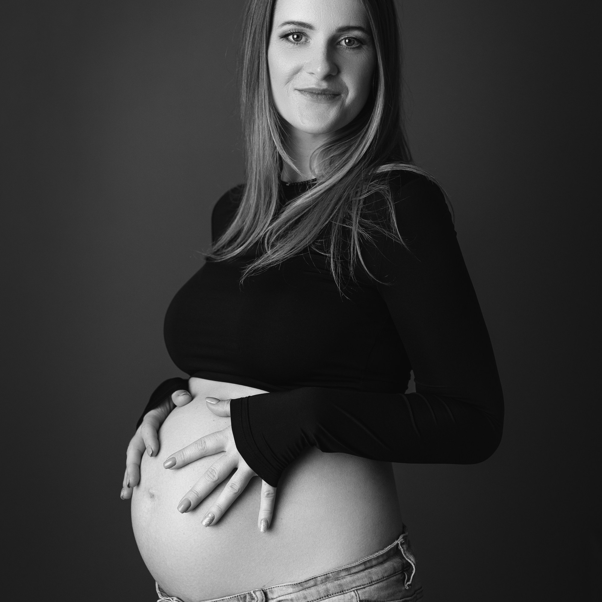 Беременность в студии. Семейный фотограф в Южно-Сахалинске