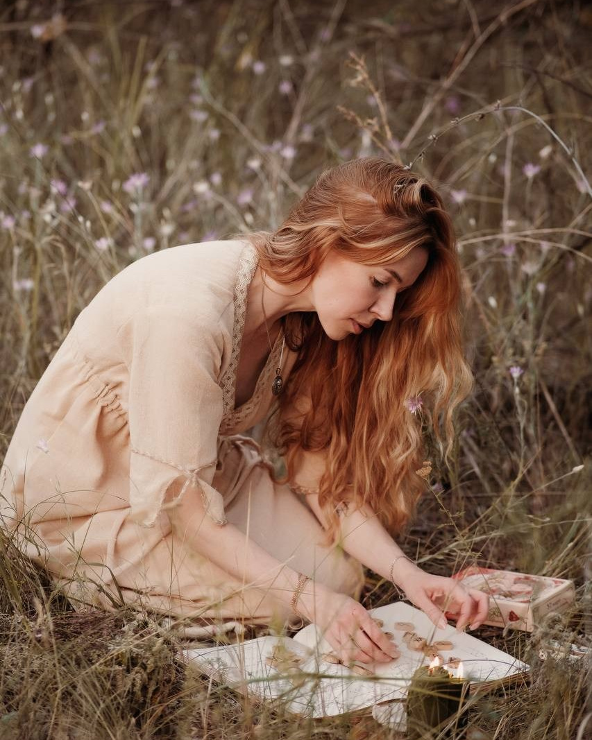 Контакты — Елена Флаккари. Елена Флаккари | Астрологические консультации, Ленорман, Руны