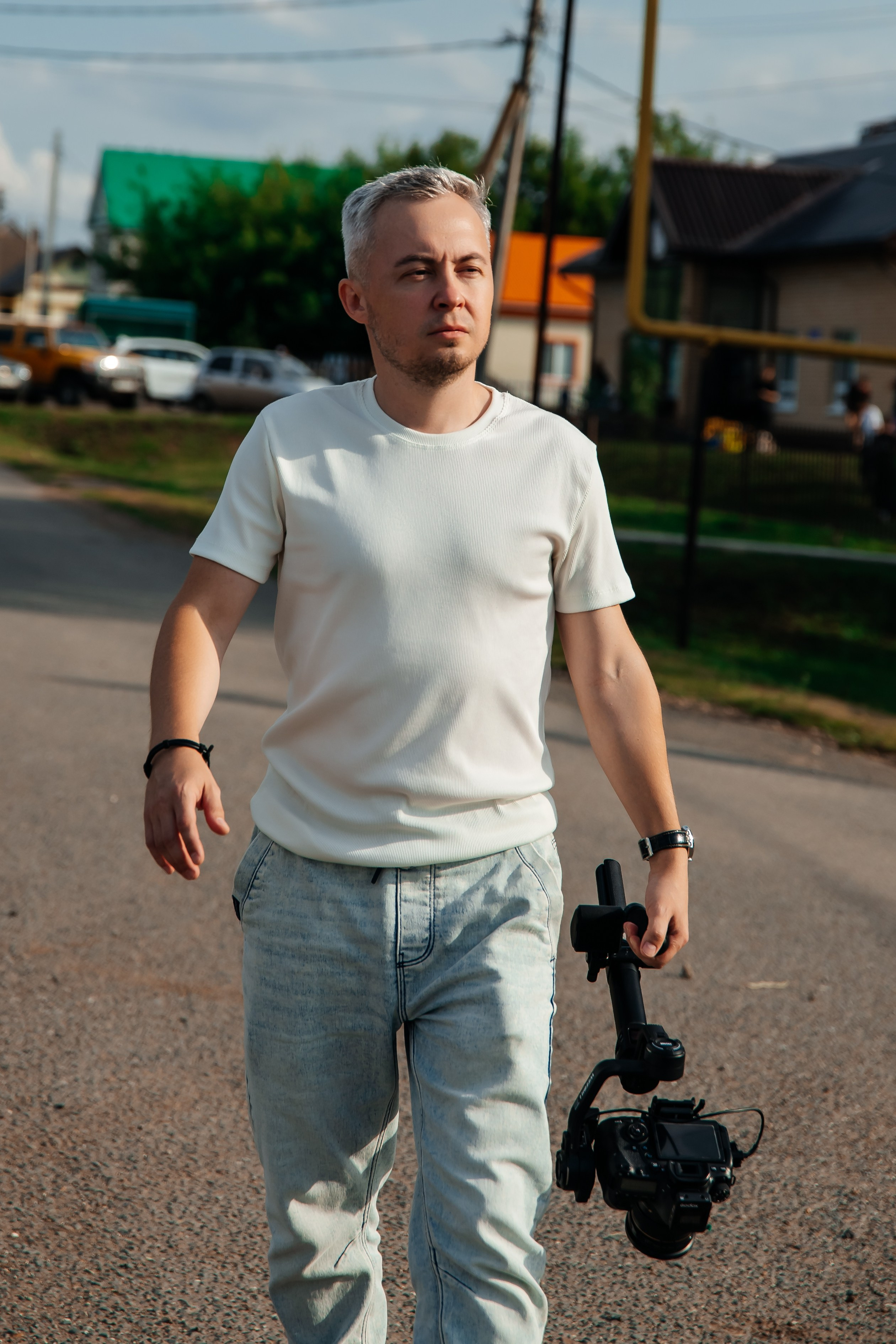 Контакты. Люксмедиа — это команда фотографов и видеографов. Город Казань. Дамир Сафин