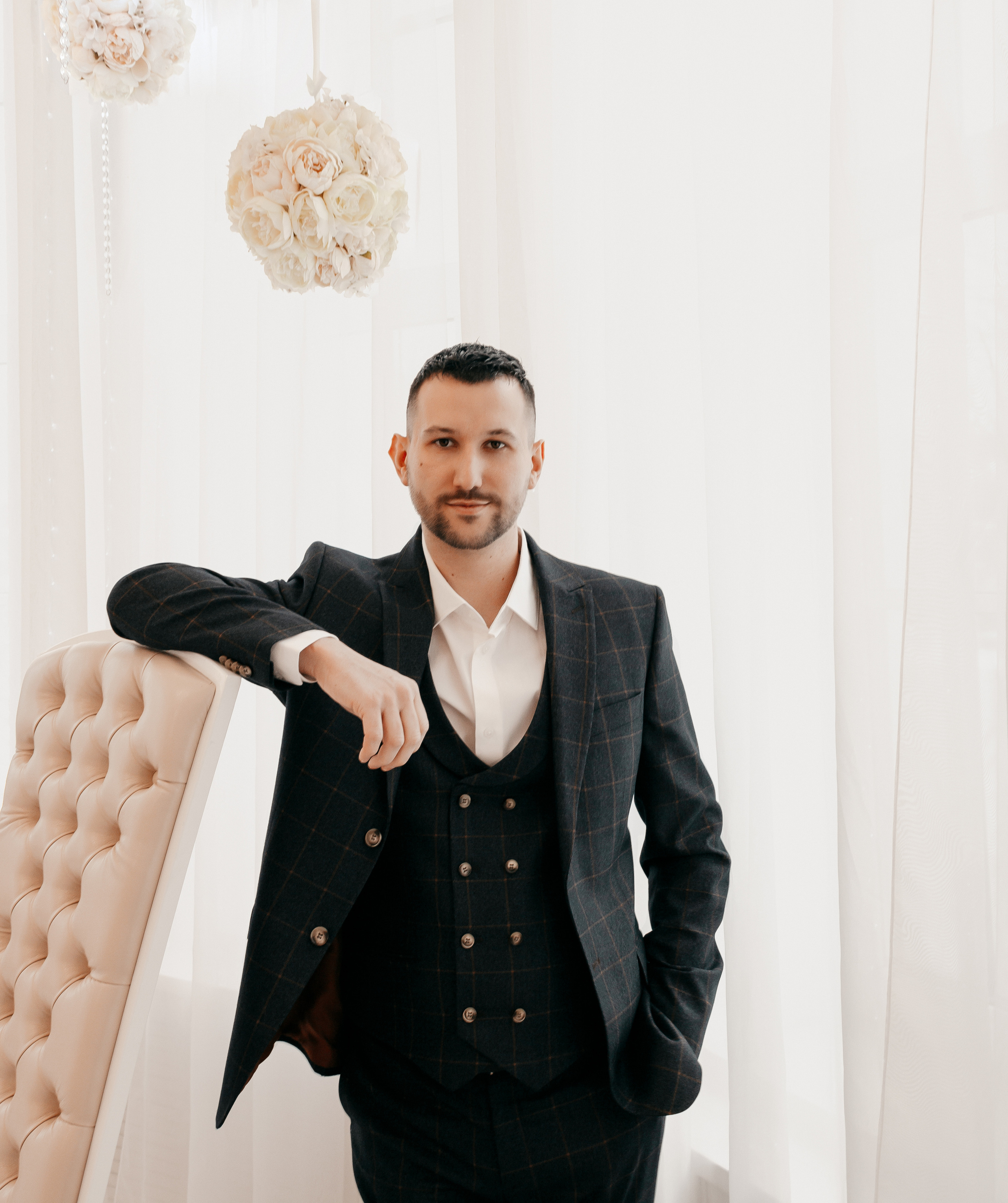 Ведущий, организатор праздников. Семейный и свадебный фотограф в Петербурге Евгения и Николай Шевчук