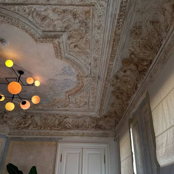 Twelve Reasons Hotel