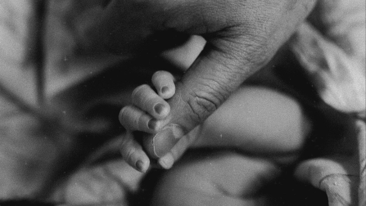 Роды. Алена Братчук семейный фотограф. Фотограф-видеограф на роды, таинства крещения