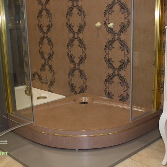 Радиусный поддон для душа размером 90 на 90 см