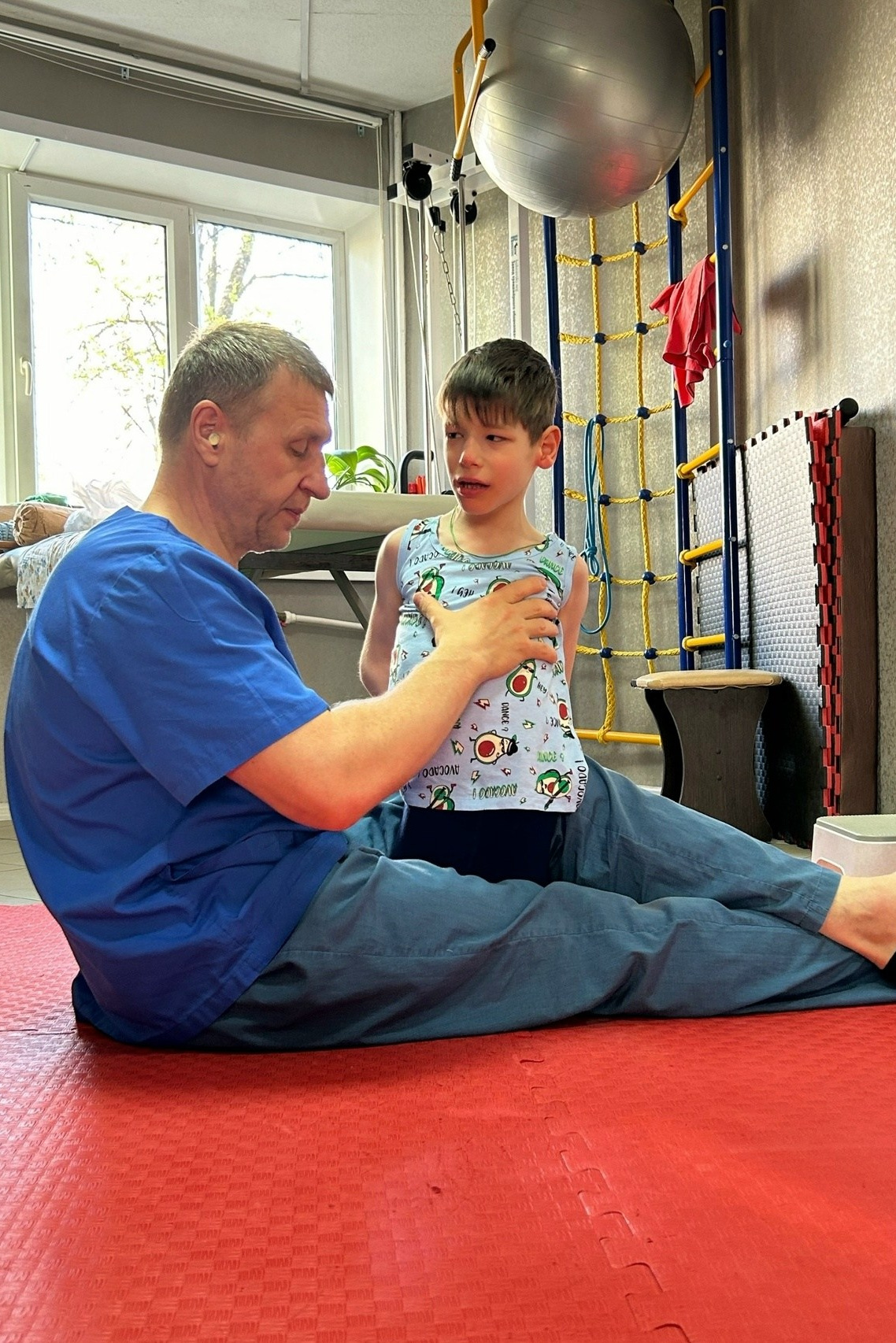 Специалист по адаптивной физкультуре Алексей Васильевич Ермаков