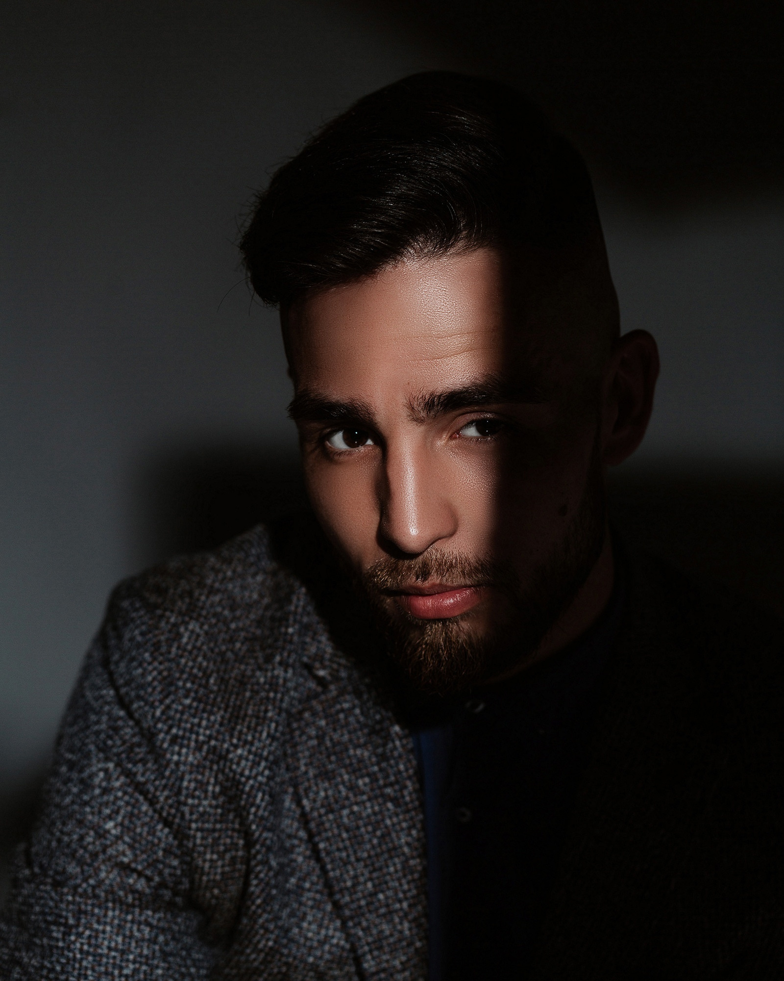 Студийный фотограф. Свадебный и портретный фотограф