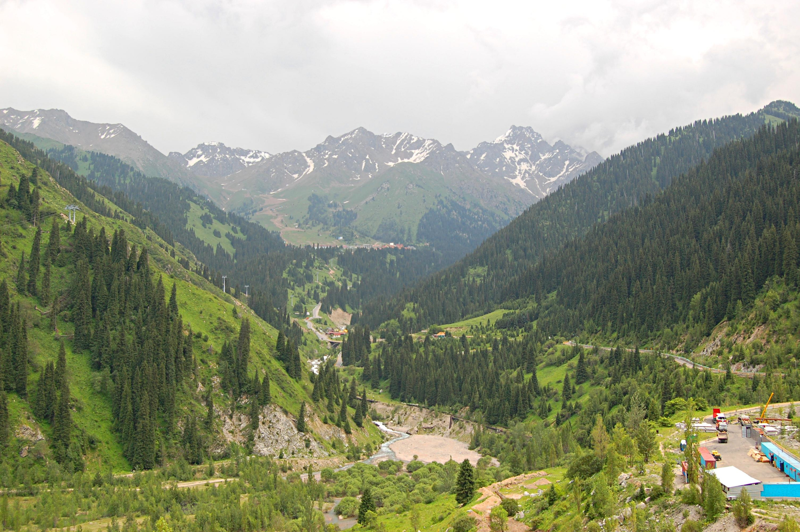 Прогулка по городу Алма́-Ата́ и его окрестностям. Фото и жизнь