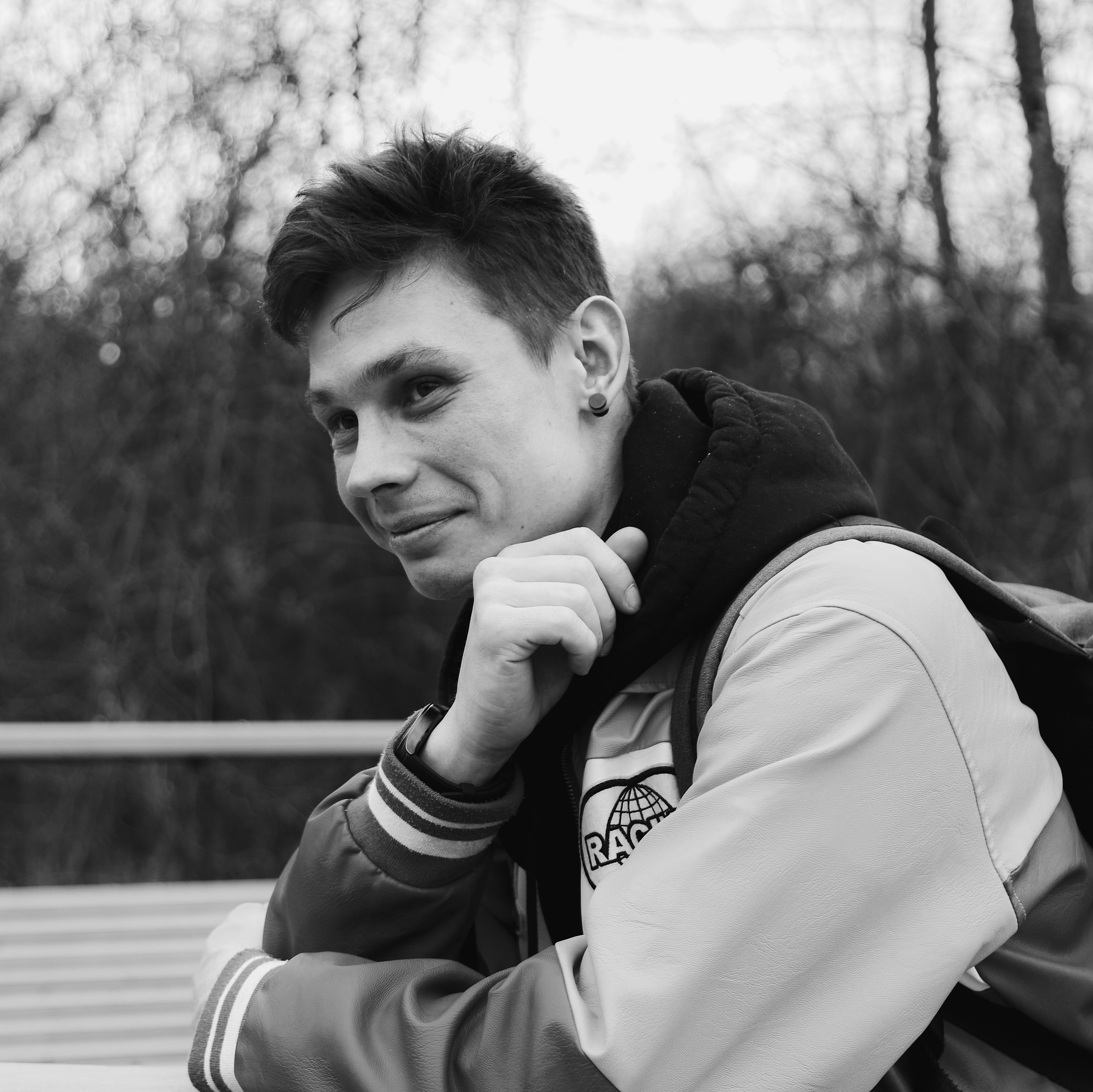 Контакты. Портретный и коммерческий фотограф Даниил Шентелев