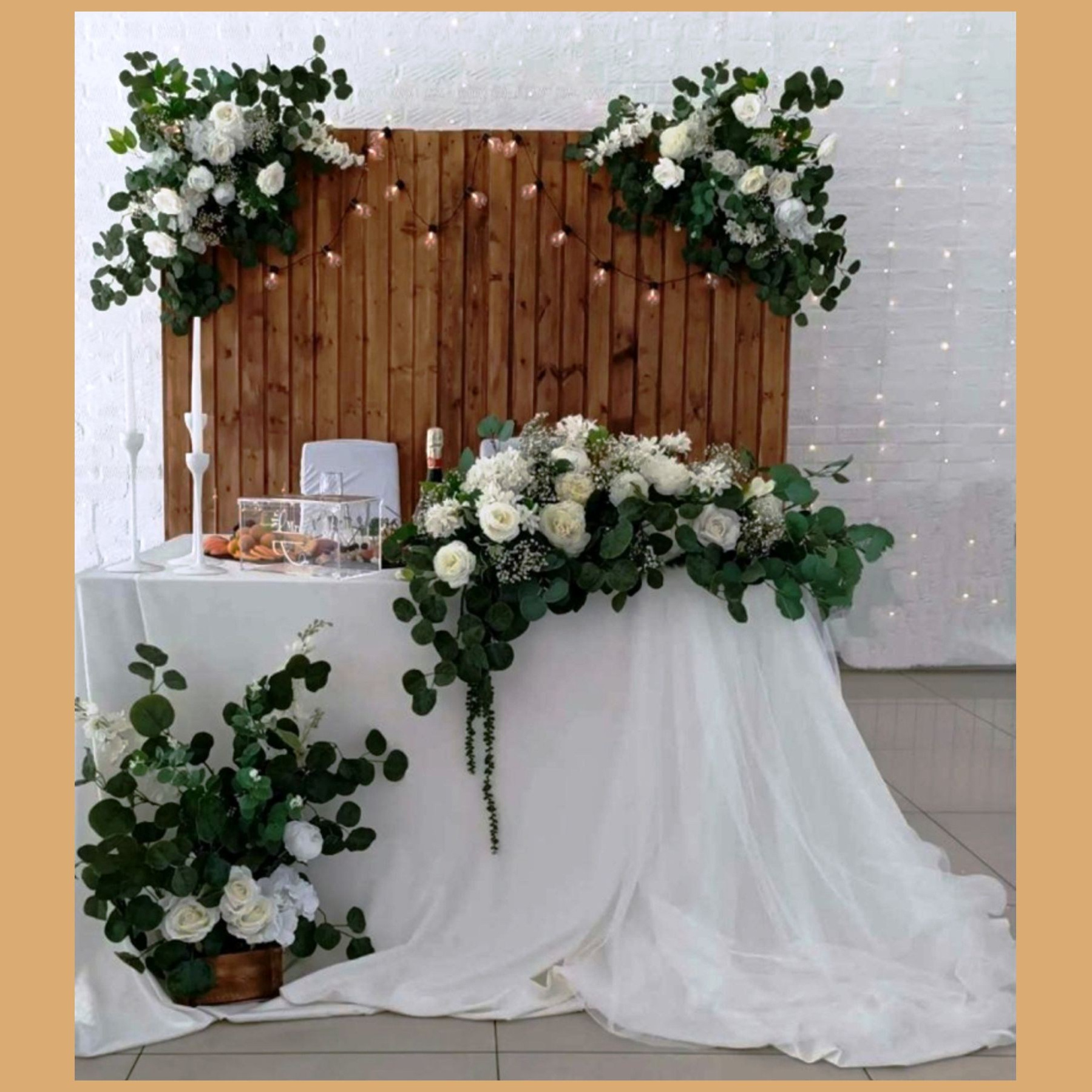 Деревянная фотозона. Студия праздничного декора