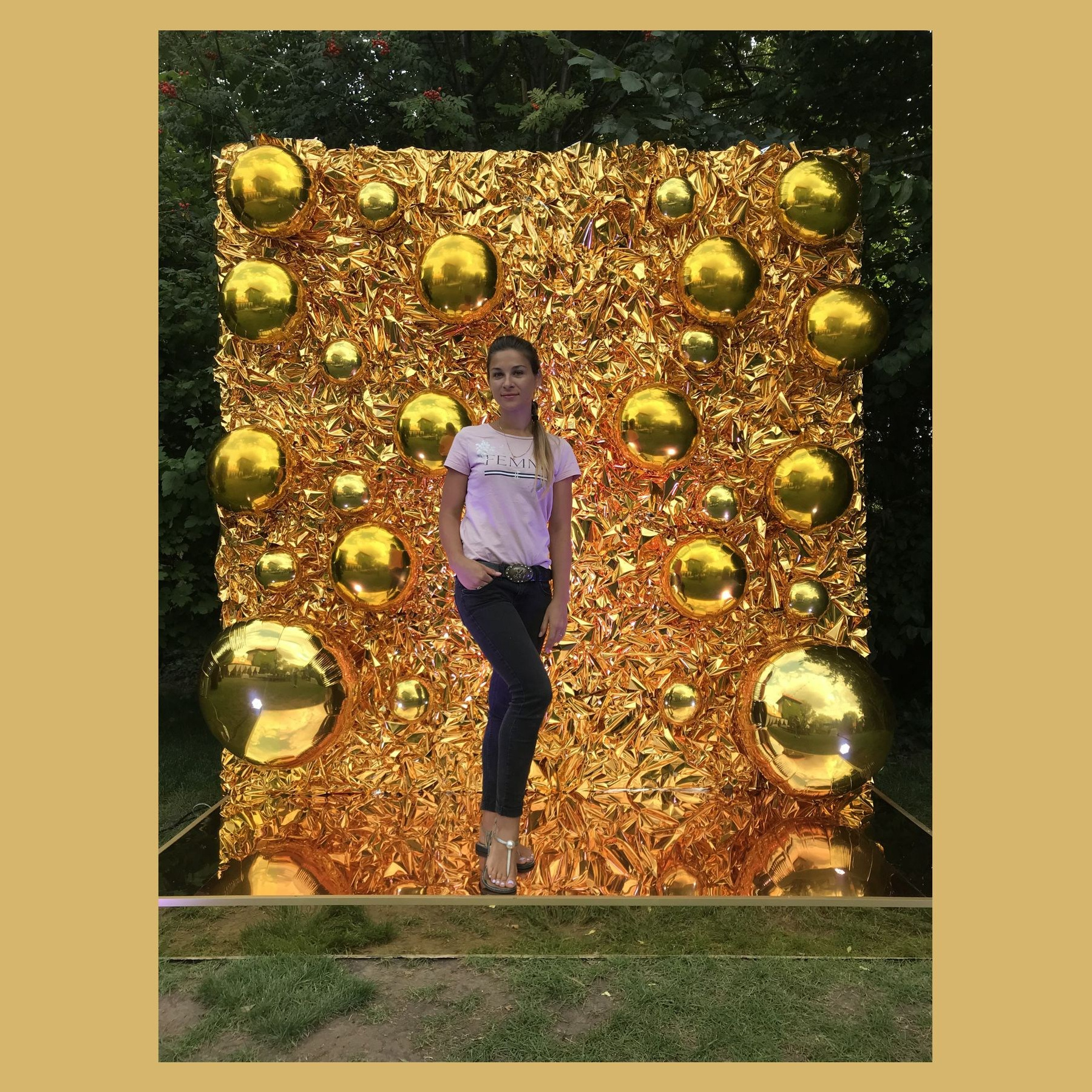 Фотозона из фольги. Студия праздничного декора