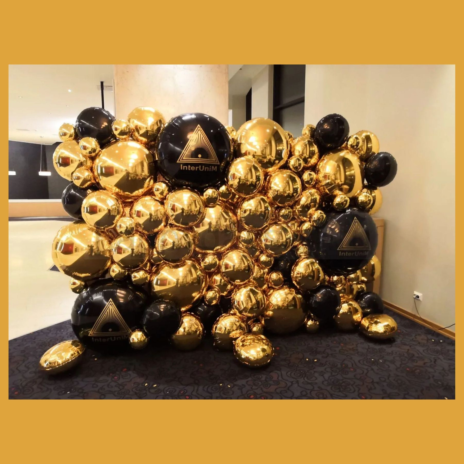 Фотозона из фольгированных шаров. Студия праздничного декора