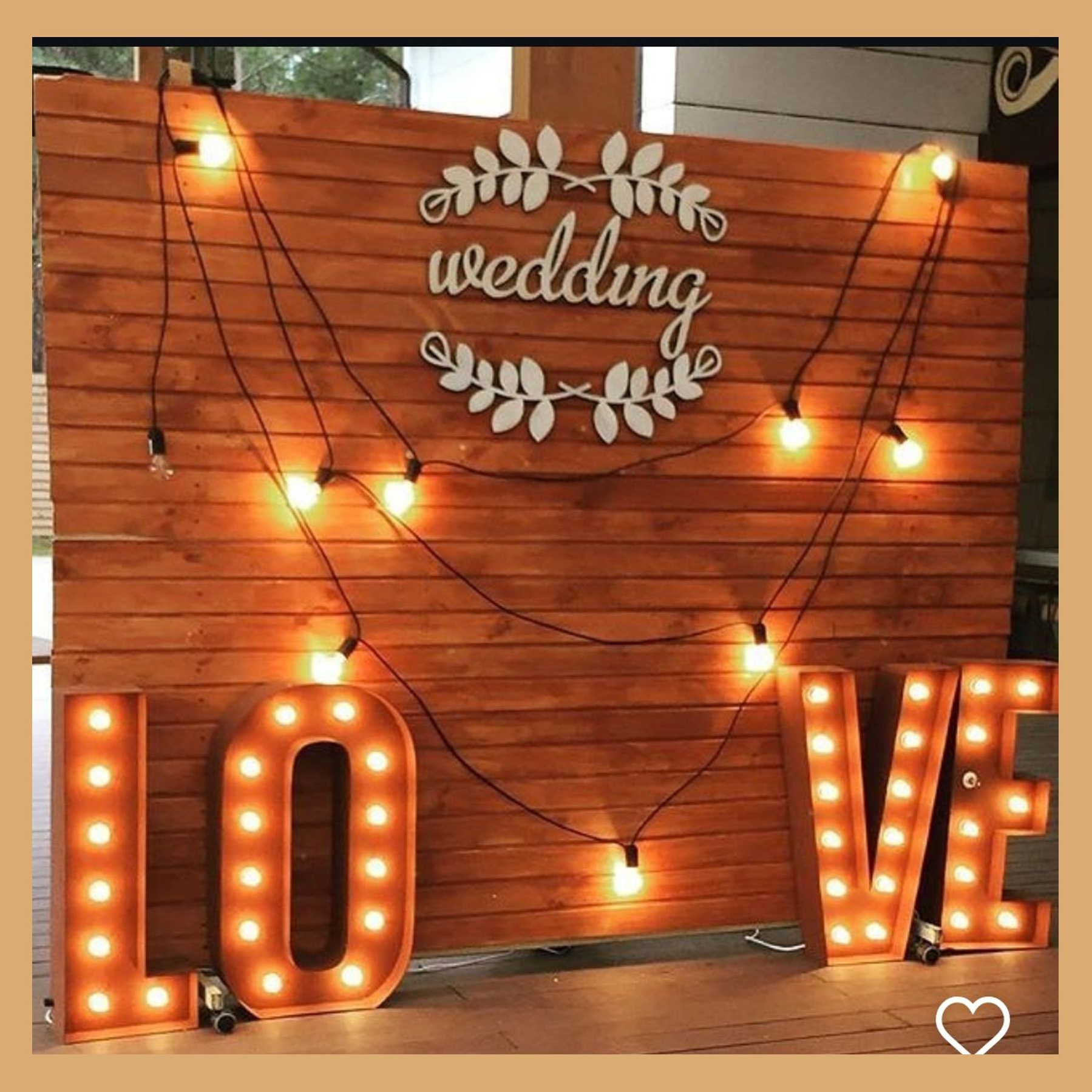 Деревянная фотозона. Студия праздничного декора