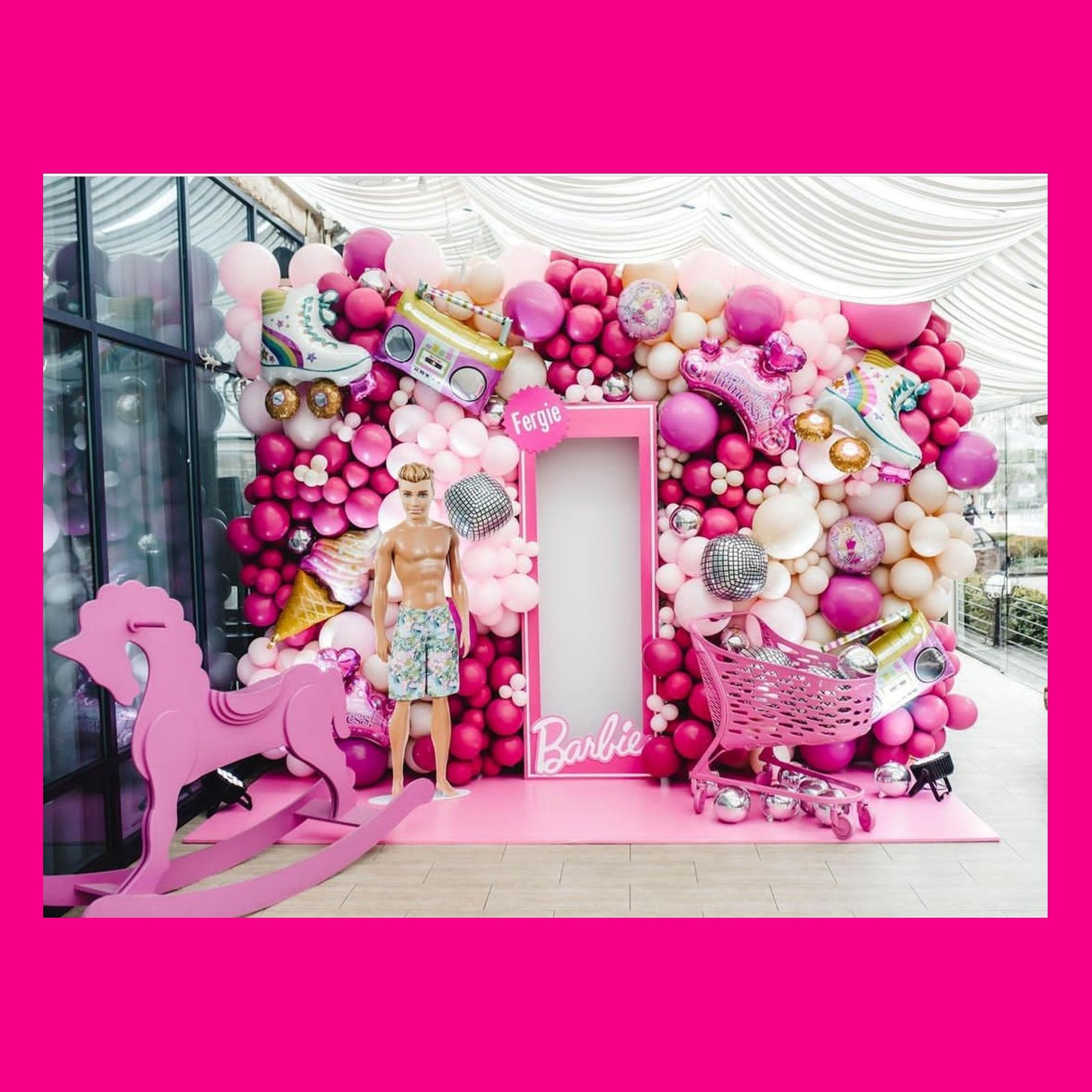 Фотозона из фольгированных шаров. Студия праздничного декора