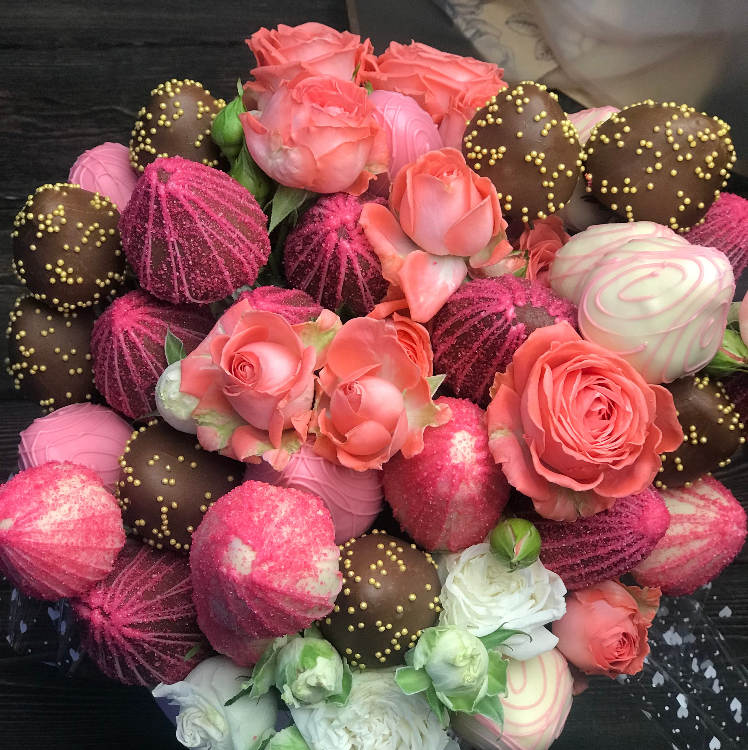 Композиции с цветами. Клубника в шоколаде в Сургуте