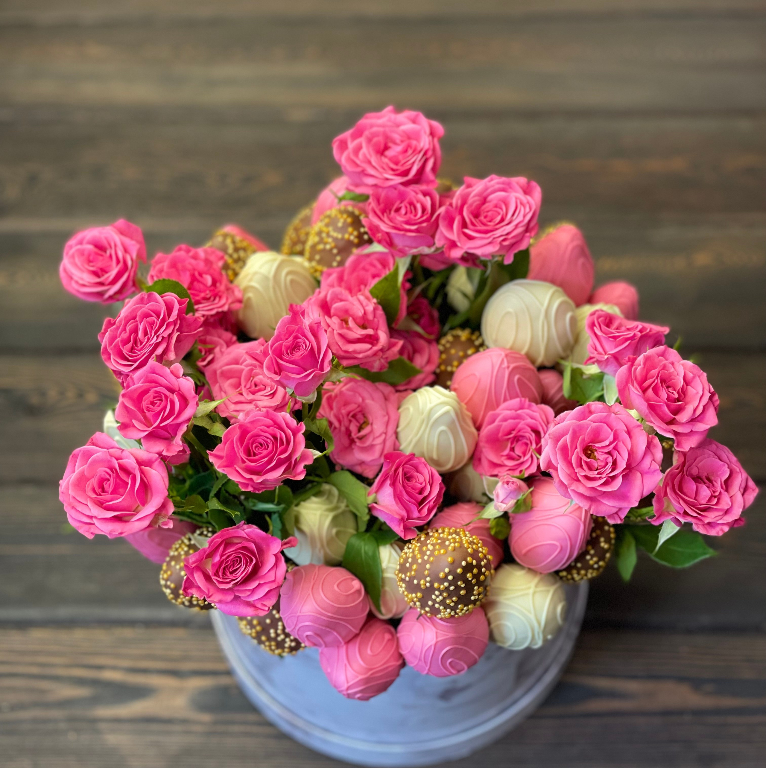 Композиции с цветами. Клубника в шоколаде в Сургуте