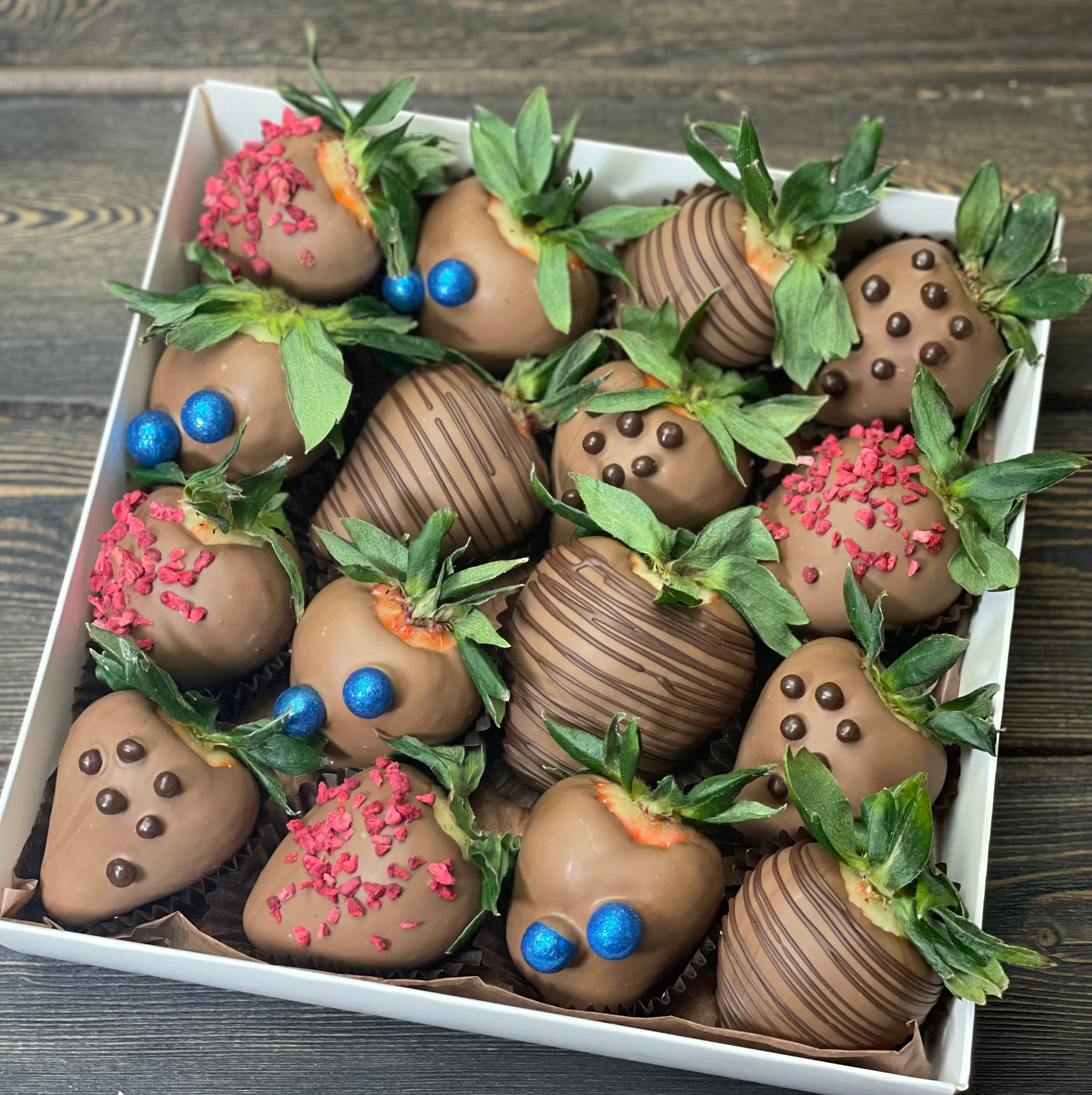 Наборы из клубники в шоколаде Сургут. Клубника в шоколаде в Сургуте