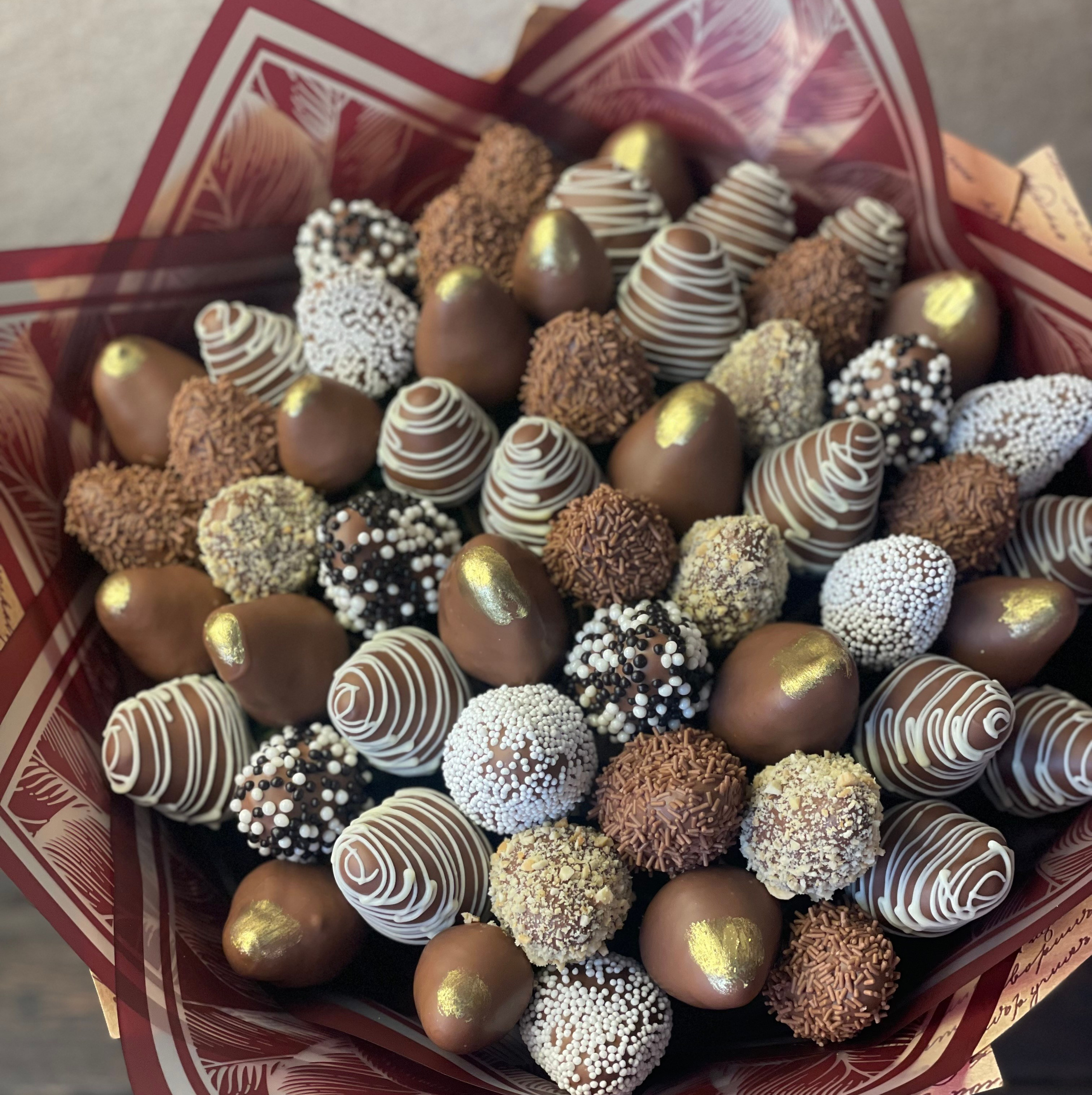 Букеты из клубники Сургут. Клубника в шоколаде в Сургуте