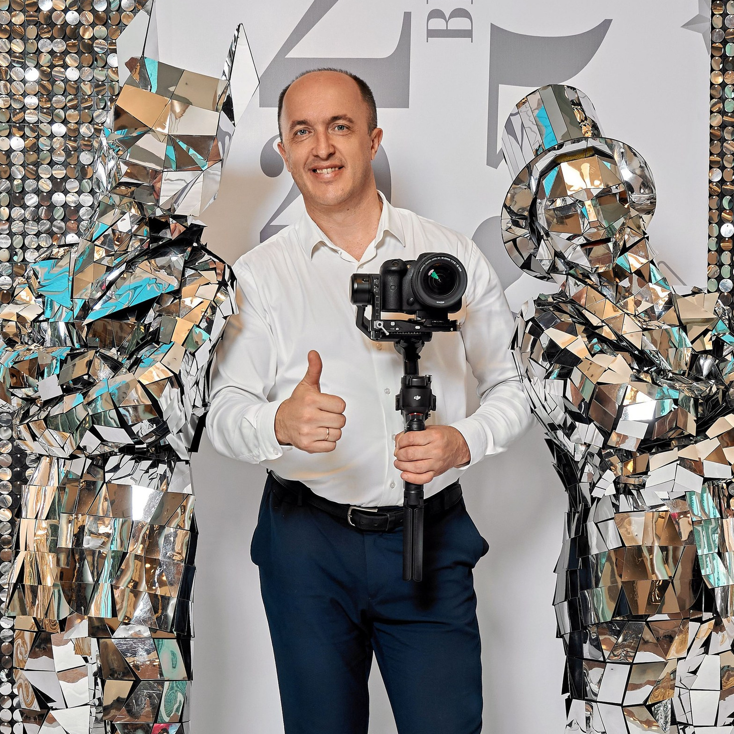 Контакты. Свадебный, семейный видеограф и фотограф в Екатеринбурге Николай Рыков