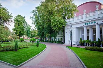 Свадебная фотосессия в саду Эрмитаж