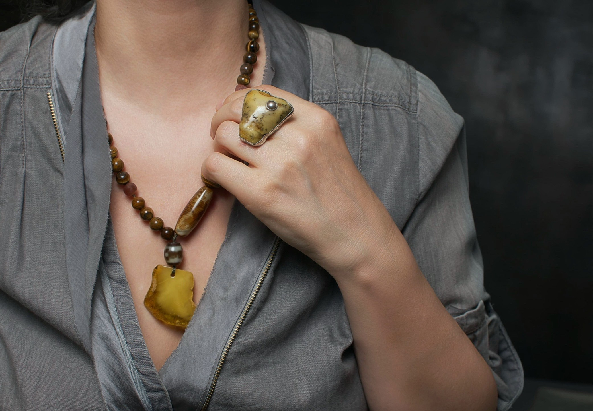 Уникальный янтарь Балтики в коллекции AMBER от Eugenika Jewels: тепло времени, застывшее в украшениях. EUGENIKA JEWELS — Идеальные украшения для избранных