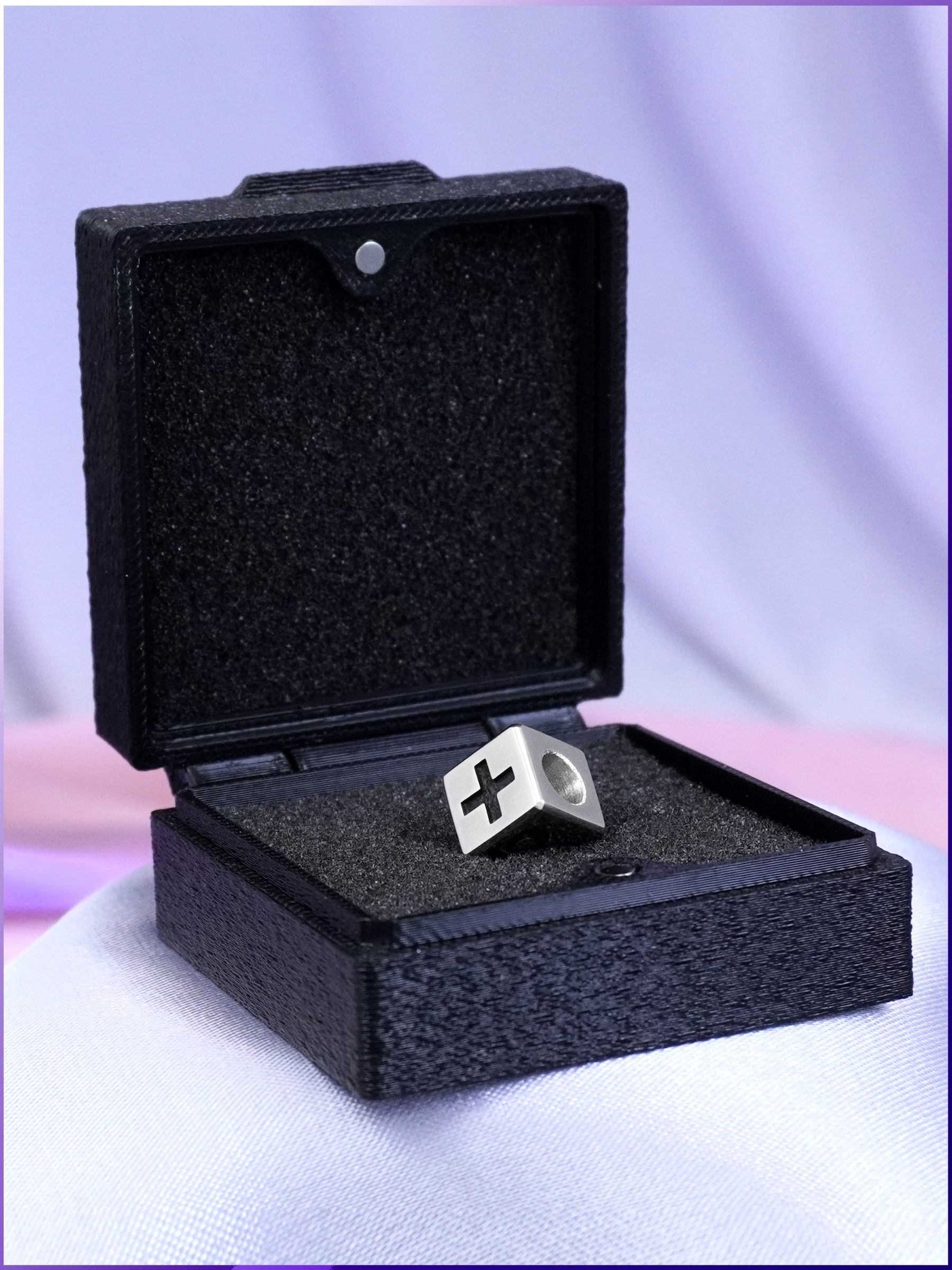 Индивидуальная упаковка для подвески «Кубик» от Joker-Studio