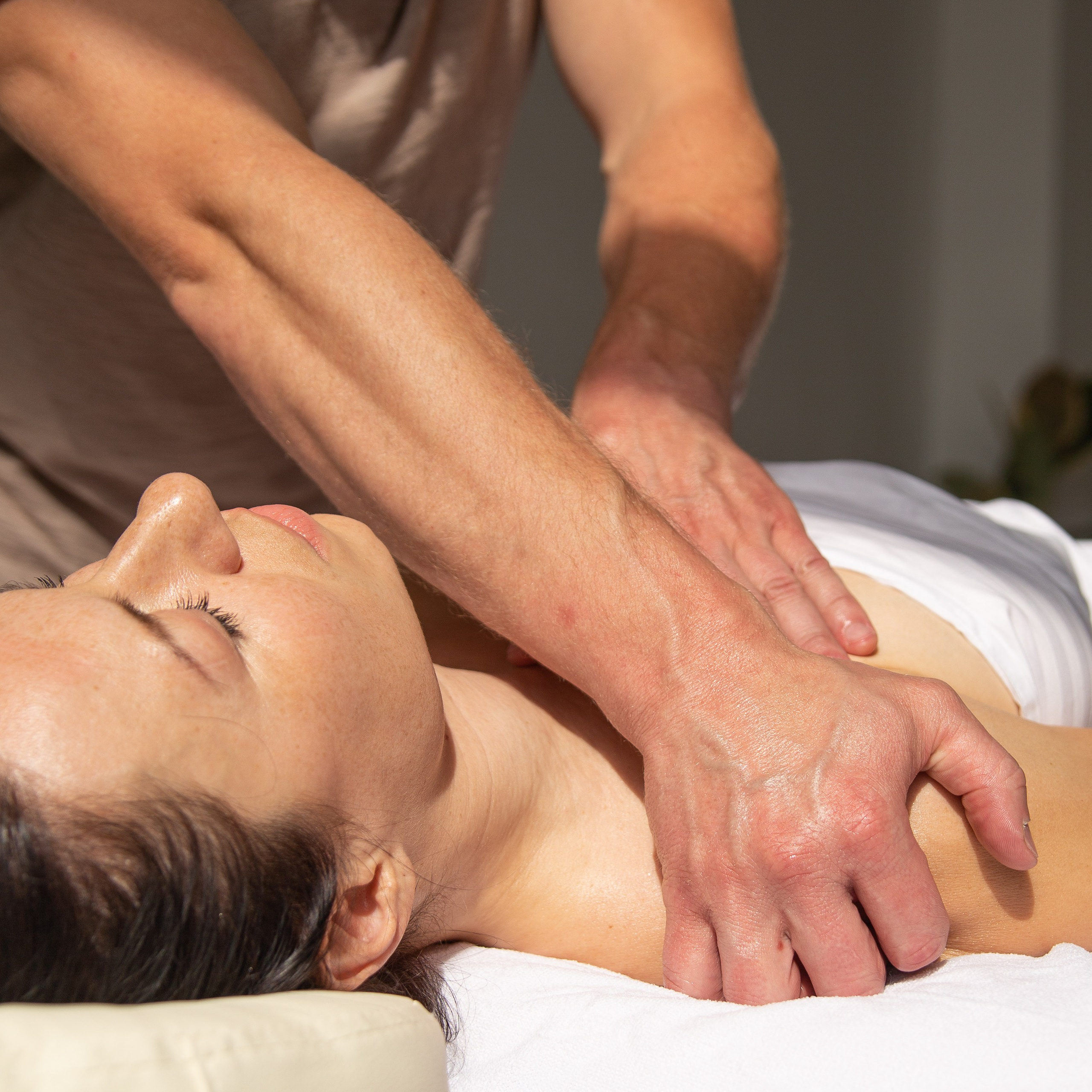 Съемка для массажиста в Калининграде. Фотограф Ольга Кудрявцева. Профессиональная фотосъёмка в Калининграде