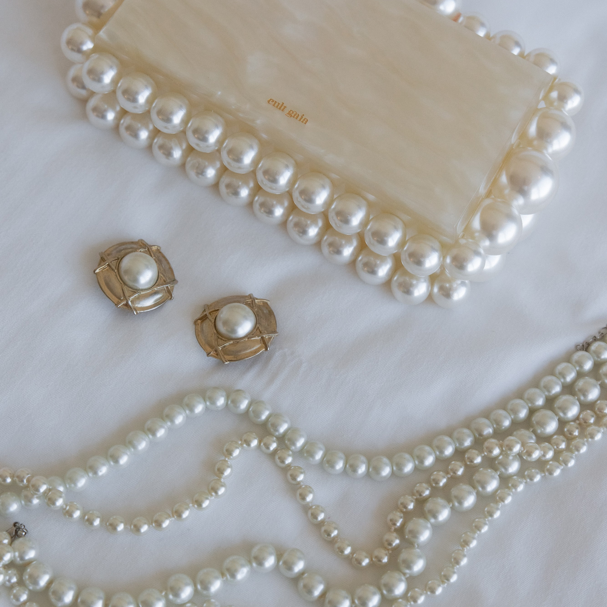 PRICE. Galina and Nikita Bykovets, a wedding photographer and videographer duo in Germany