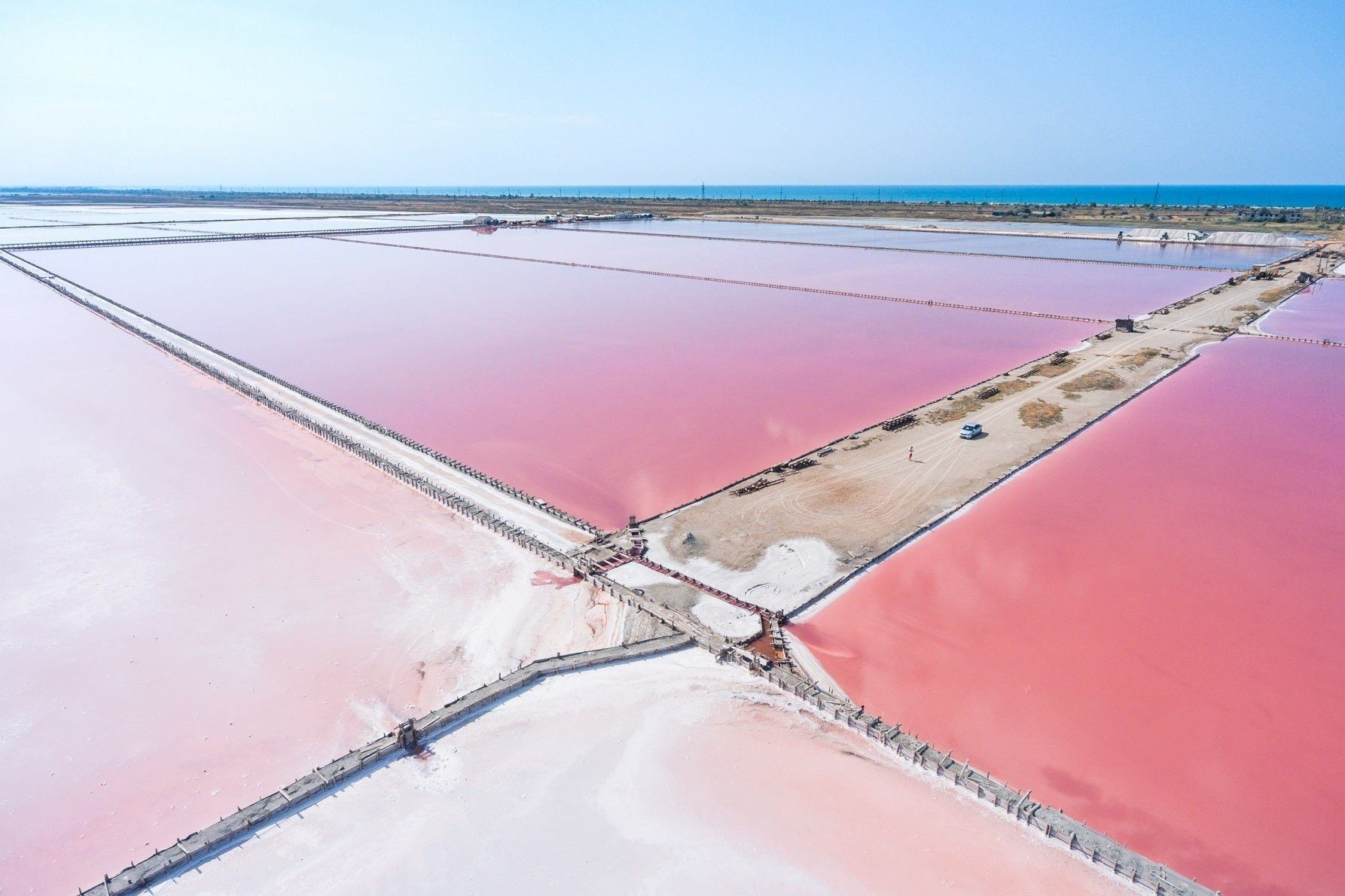 Розовое озеро Сасык-Сиваш. Продажа участков в Крыму.