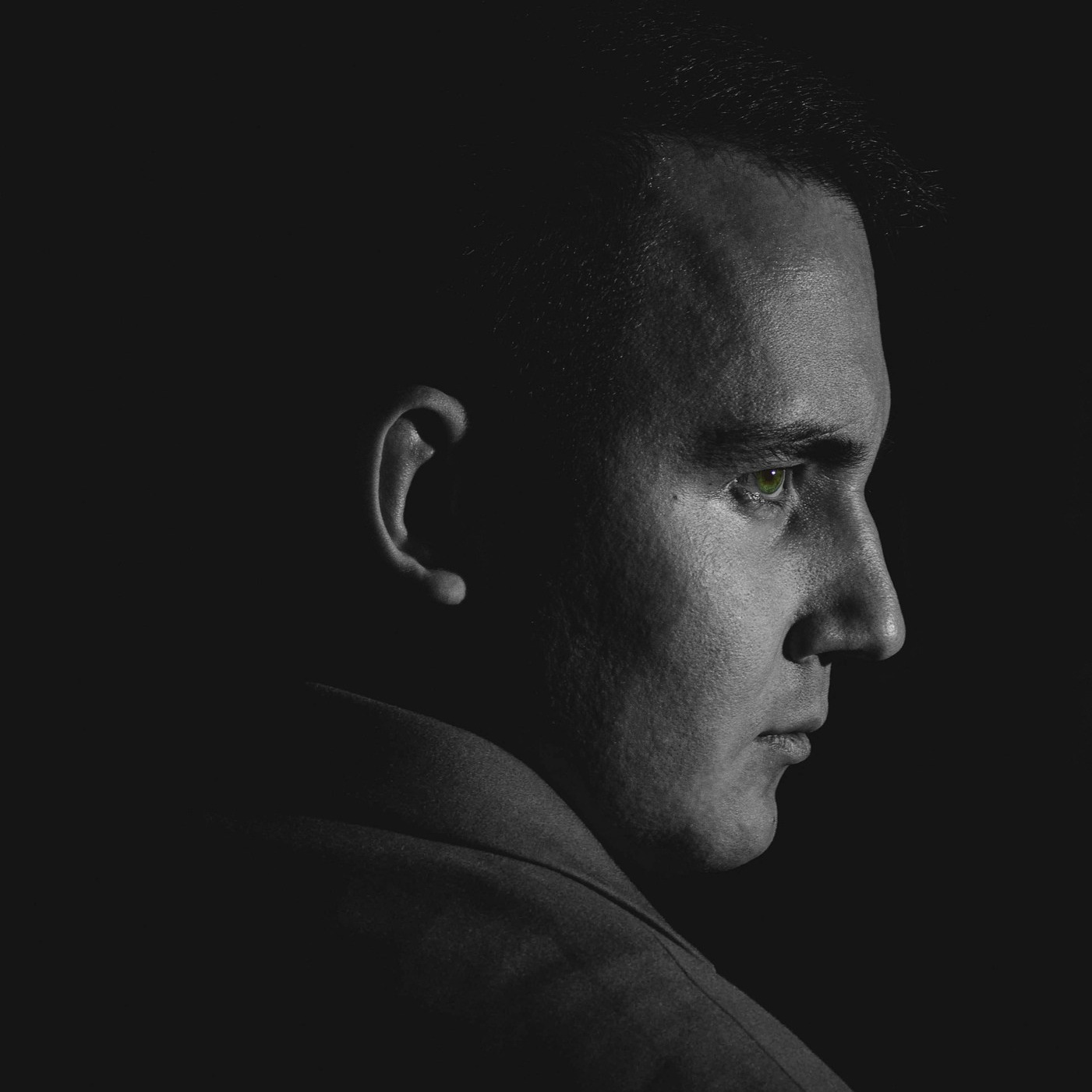 Контакты. Фотограф Руслан Карабаза (город Дубна)