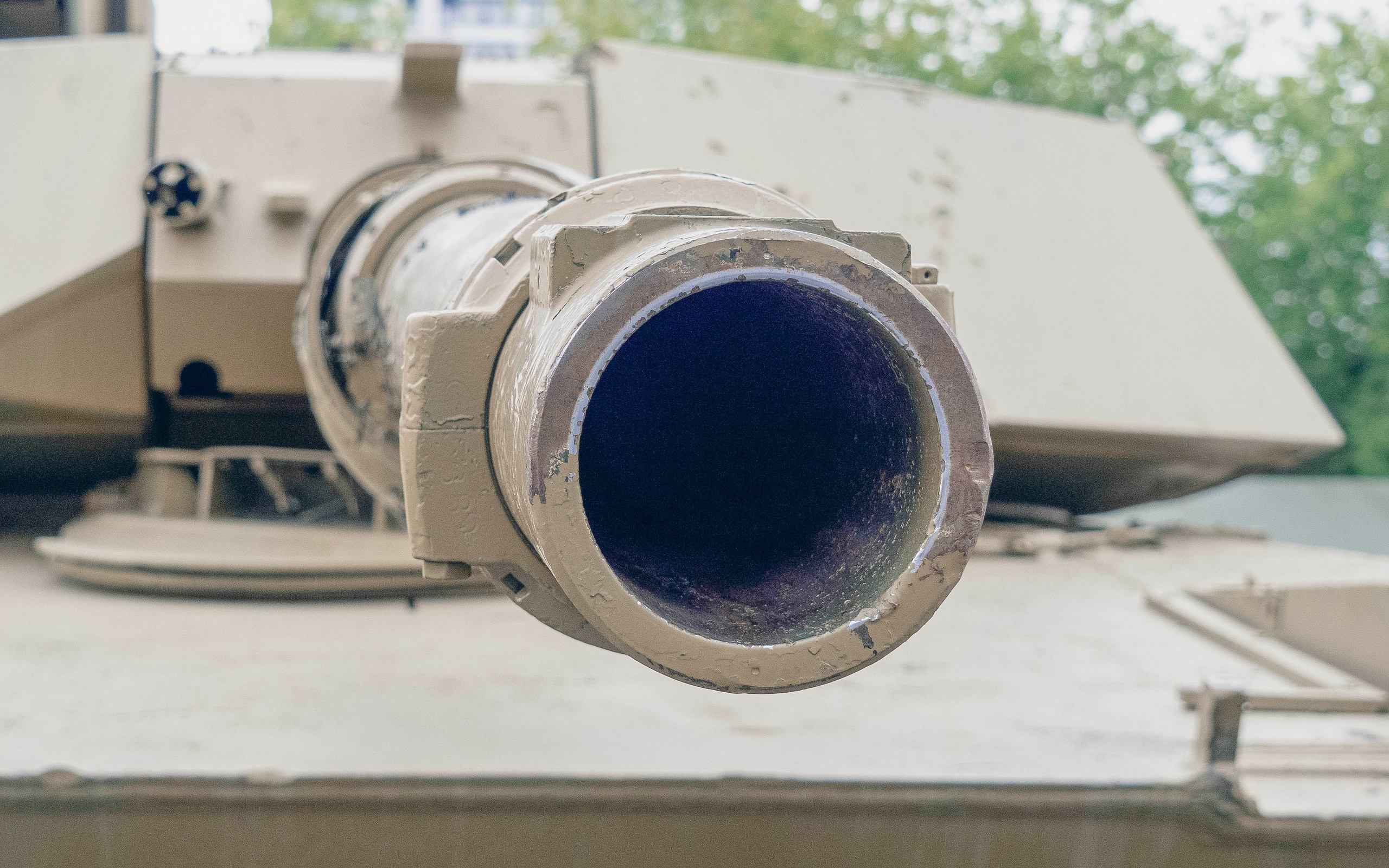 Выставка трофейной военной техники стран НАТО в Тюмени