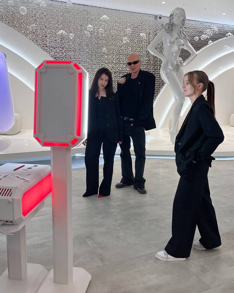 Фото-видео стойка Миксап. Инсталаб Краснодар фото и видео интерактивы на ваше мероприятие