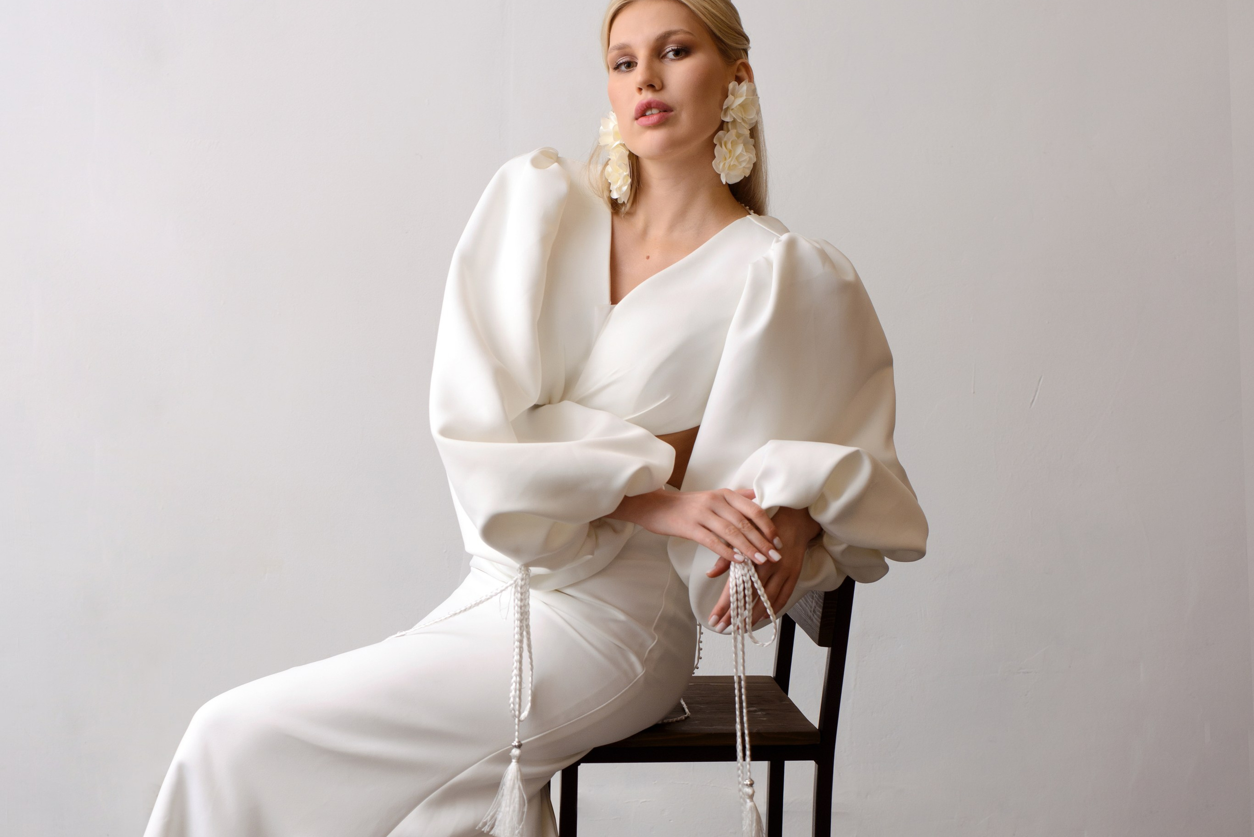 Стоимость фотосессии с макияжем и прической в фотостудии MOMENTOFBEAUTY