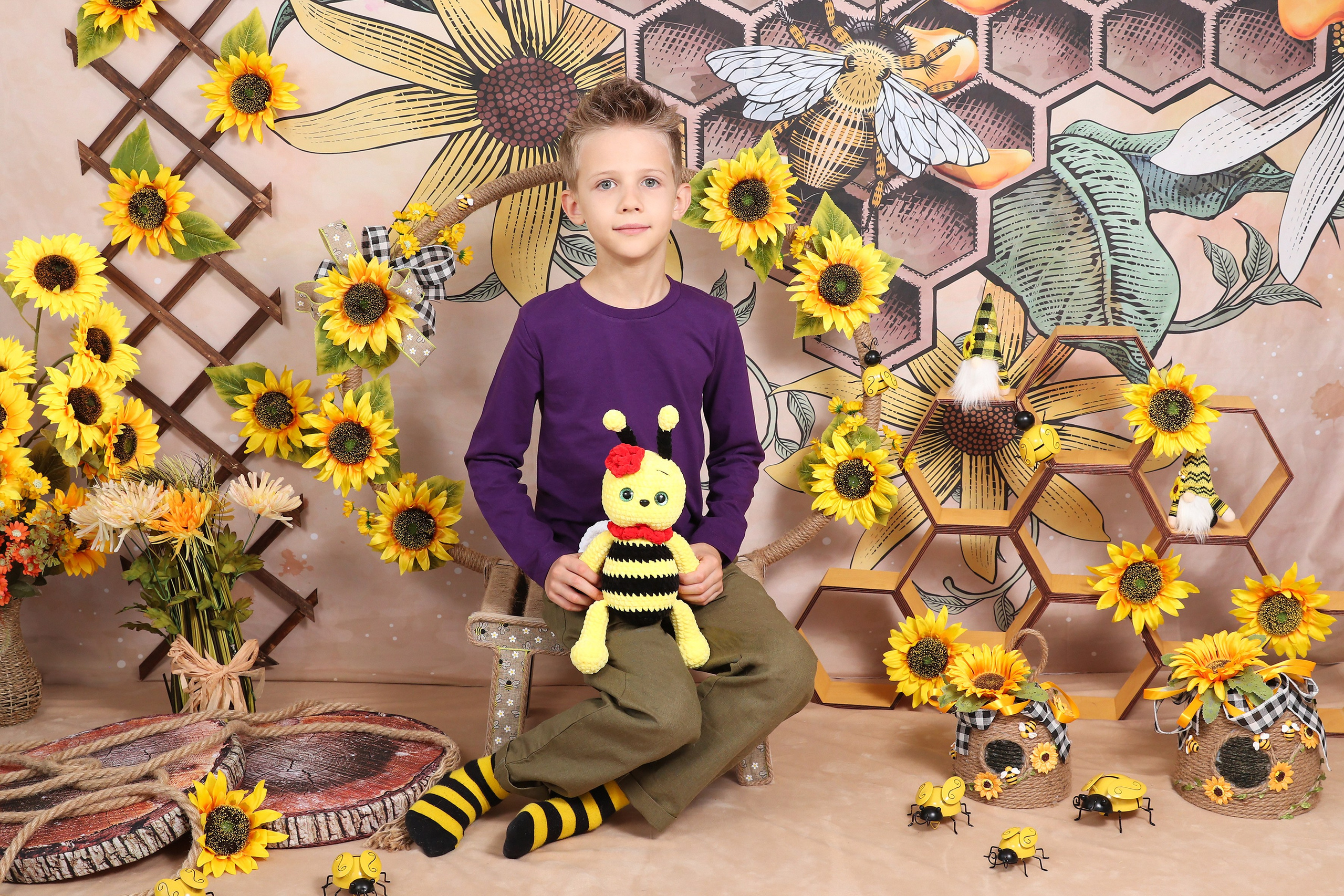 Фотосессия «Пчёлки». Детский фотограф в Алматы, виньетки, выпускной альбом Алматы
