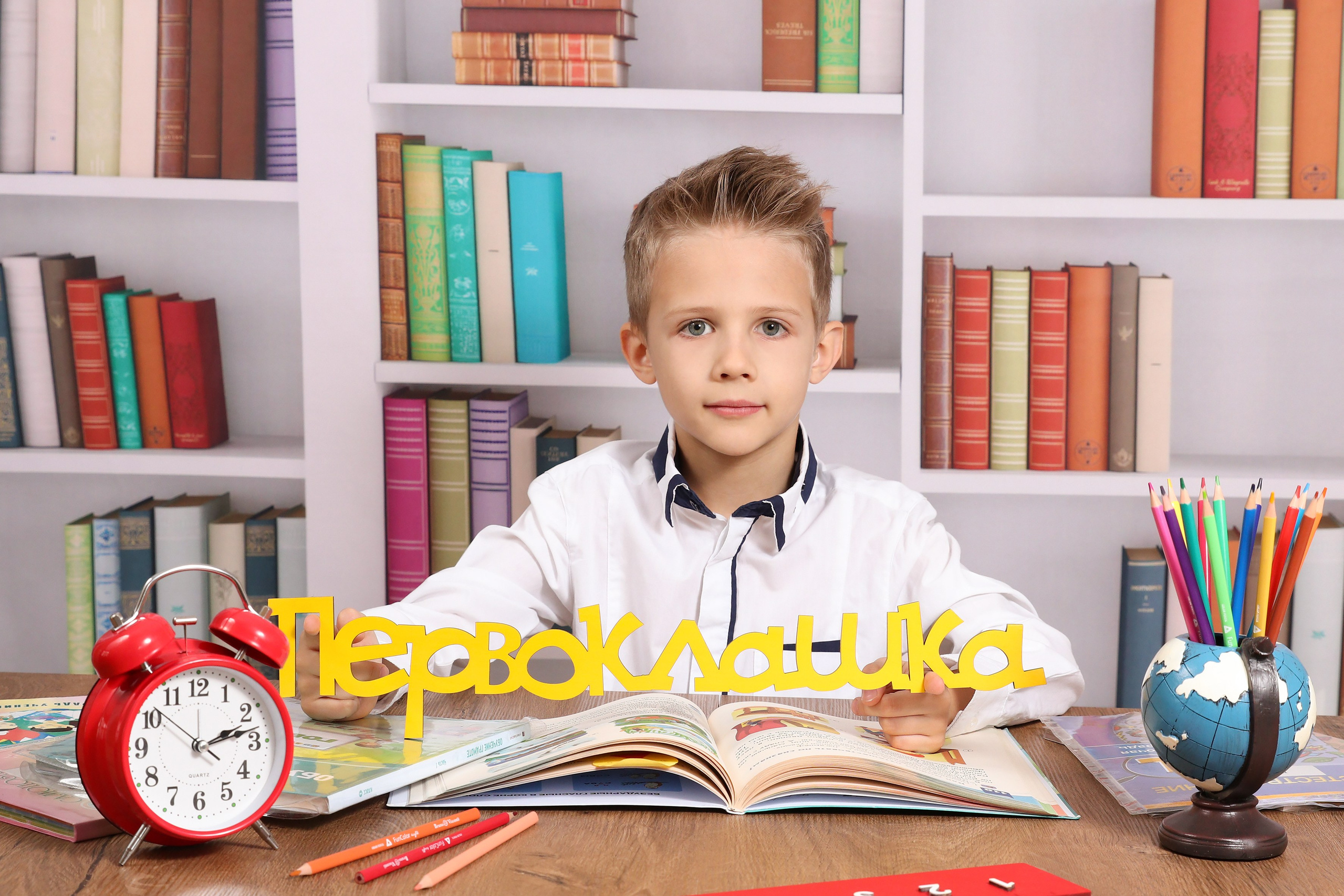 Стильные, современные фотокниги для школьников Алматы. Детский фотограф в Алматы, виньетки, выпускной альбом Алматы