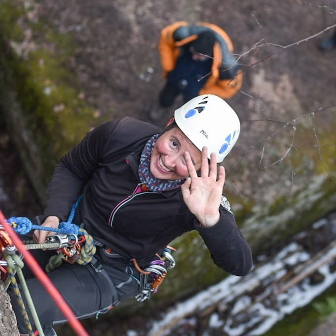 ЮЗ стена вершины Ушба Южная, маршрут Мышляева 6А. Премия Стальной Ангел