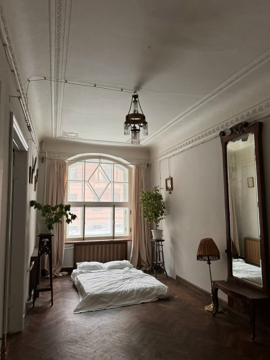 Фотозалы в атмосфере старого фонда. Портретный и семейный фотограф в Санкт-Петербурге Чугунова Анастасия