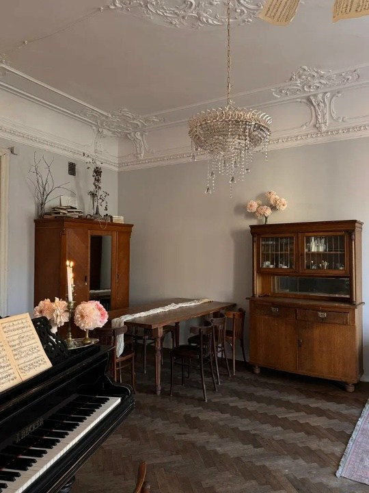 Фотозалы в атмосфере старого фонда. Портретный и семейный фотограф в Санкт-Петербурге Чугунова Анастасия