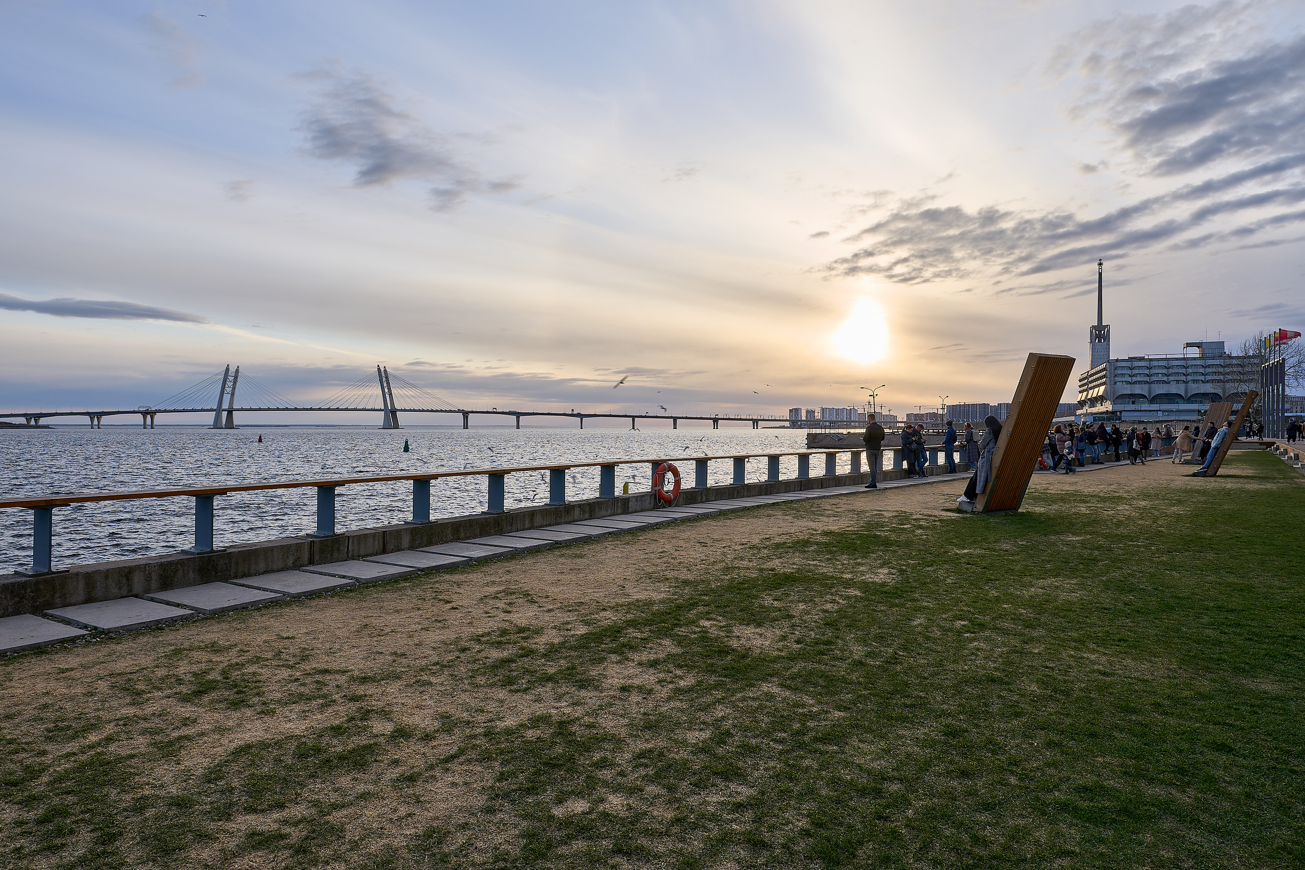 Вид на Невскую губу и ЗСД из Севкабель Порта